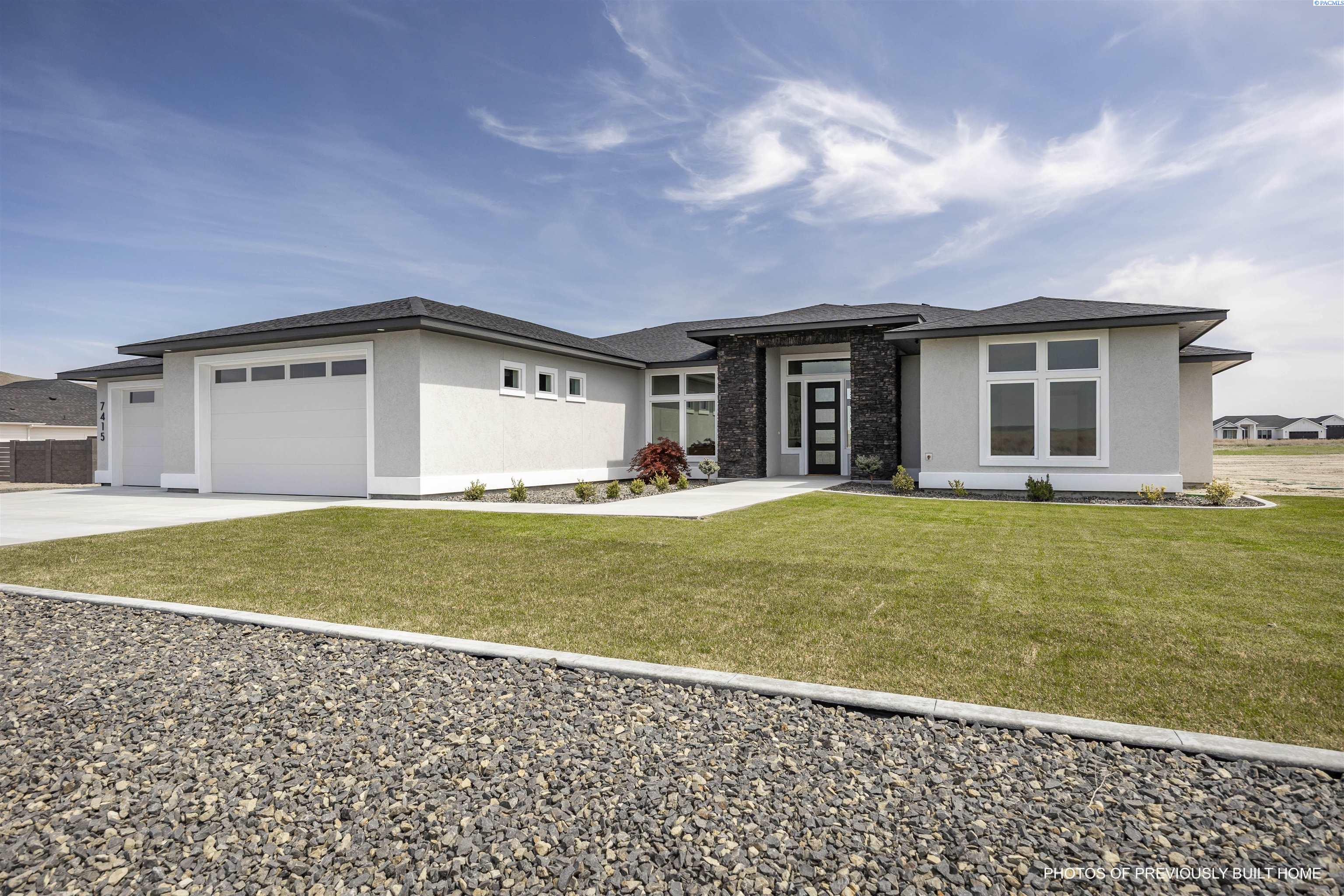 8402 Axil Ln, Pasco, WA 99301