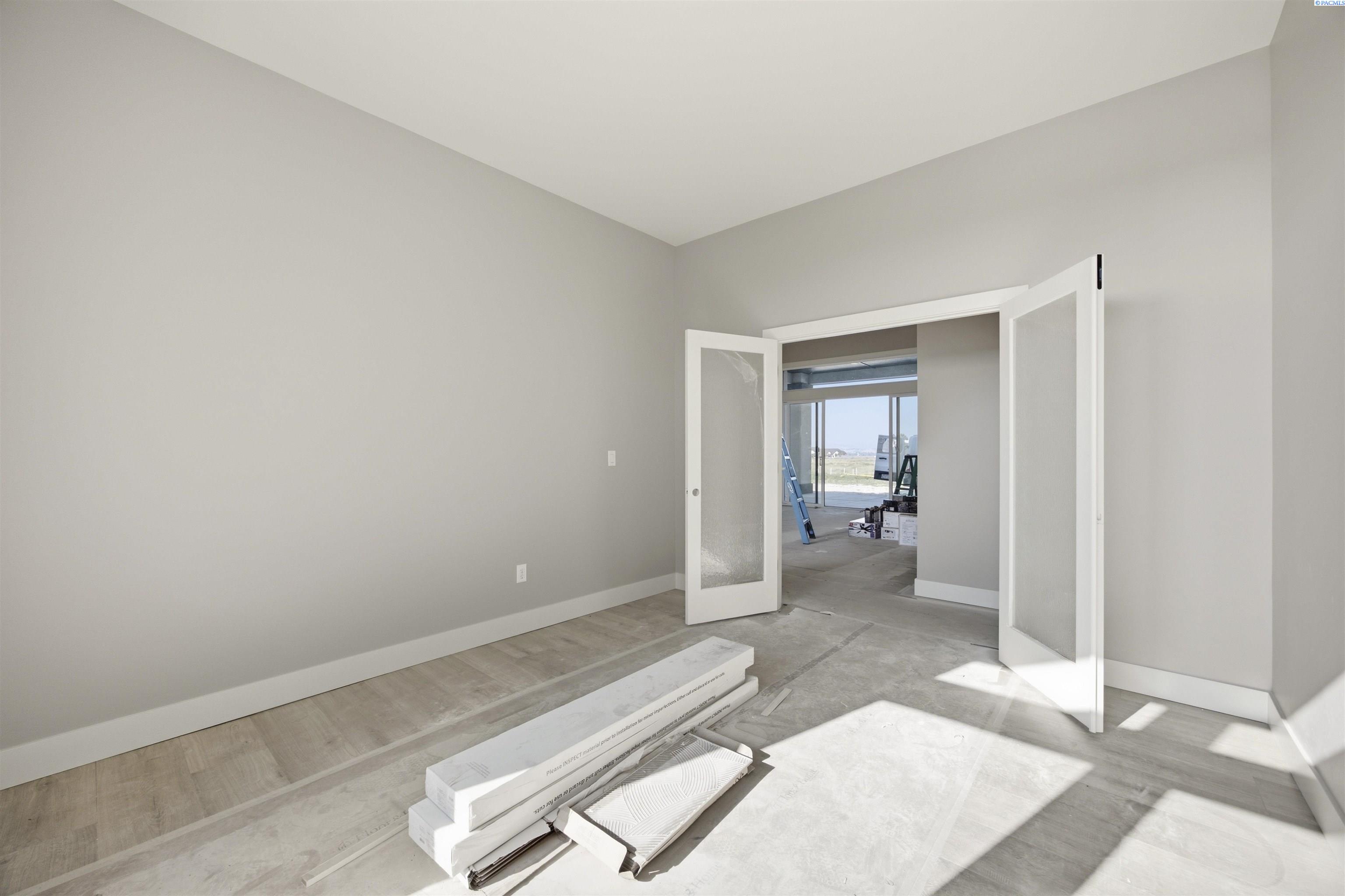 8402 Axil Ln, Pasco, WA 99301