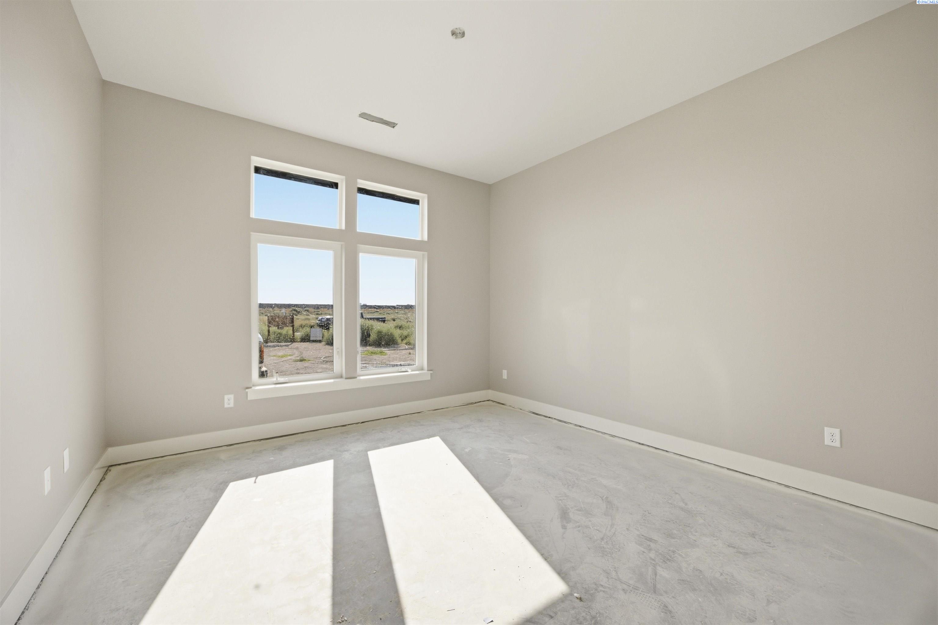 8402 Axil Ln, Pasco, WA 99301