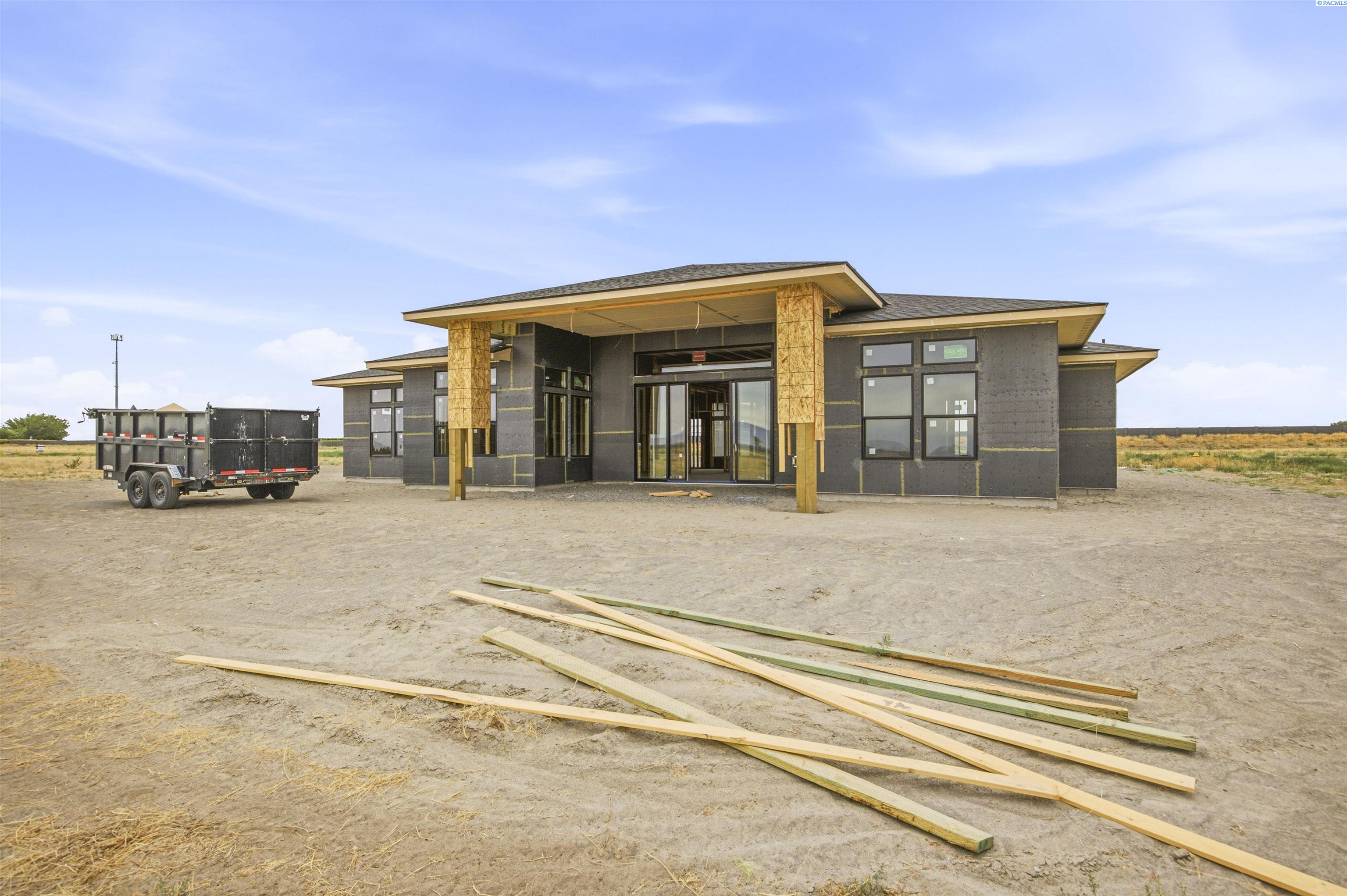 8402 Axil Ln, Pasco, WA 99301