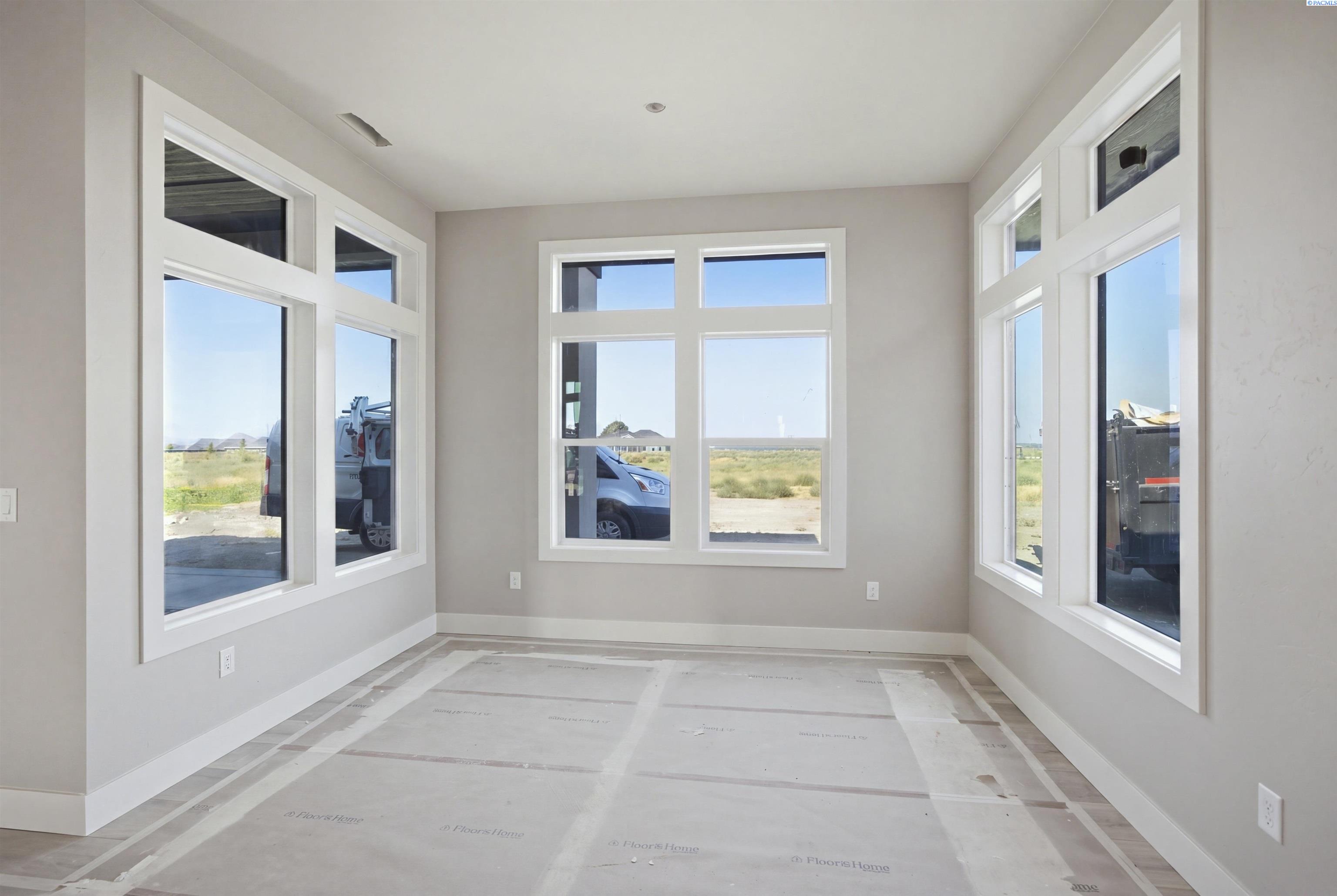 8402 Axil Ln, Pasco, WA 99301