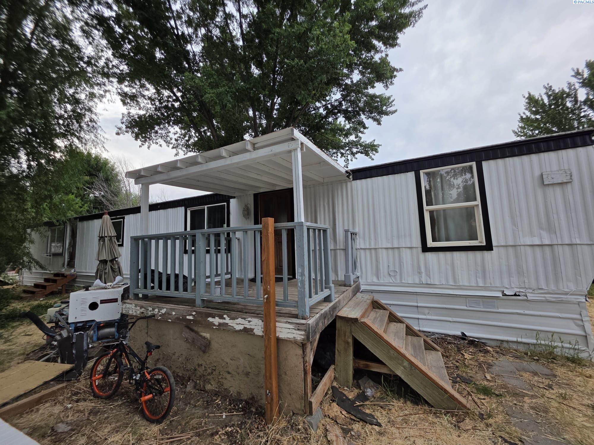 400 14th St #22, Benton City, WA 98930