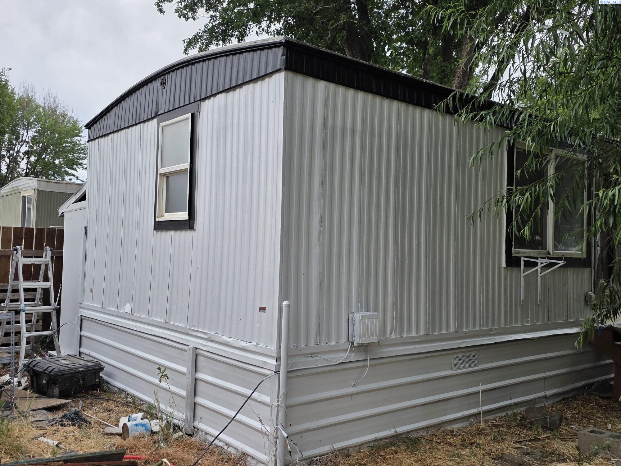 400 14th St #22, Benton City, WA 98930
