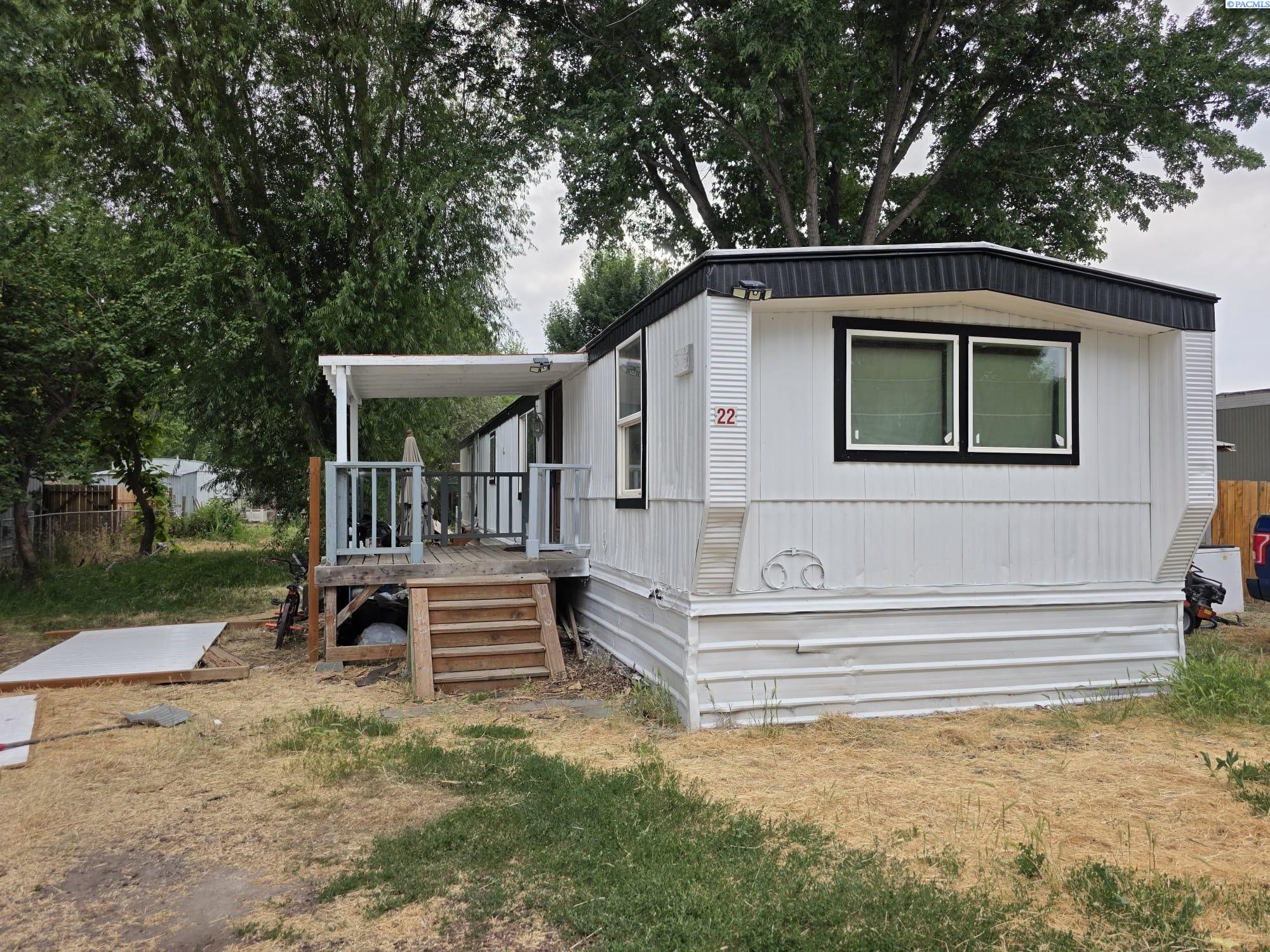 400 14th St #22, Benton City, WA 98930
