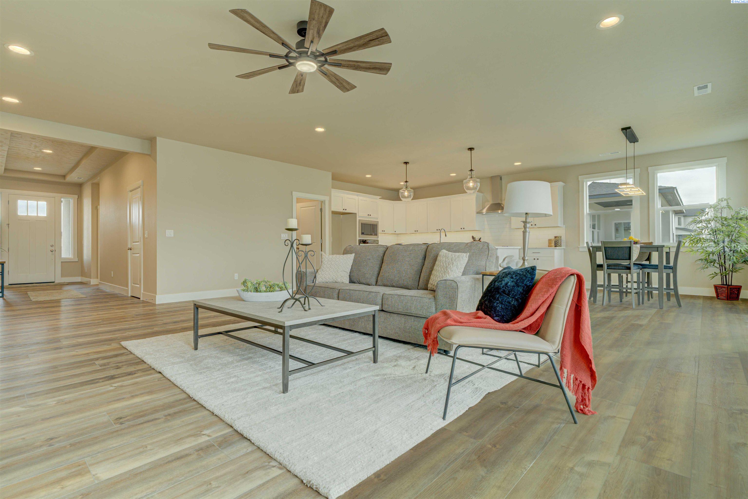 1103 N Grant Pl, Kennewick, WA 99336