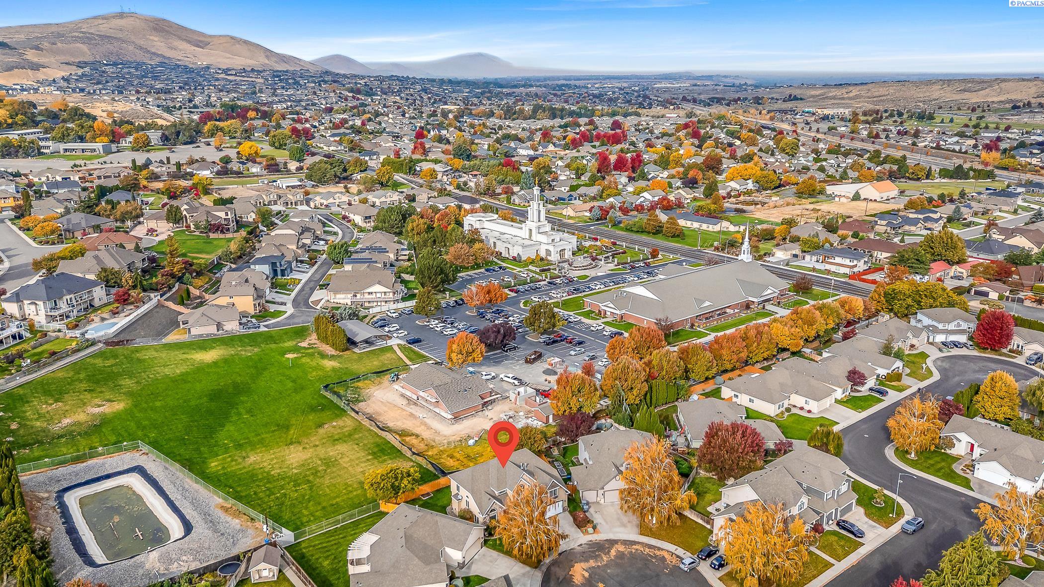 2172 Newhaven Loop, Richland, WA 99352