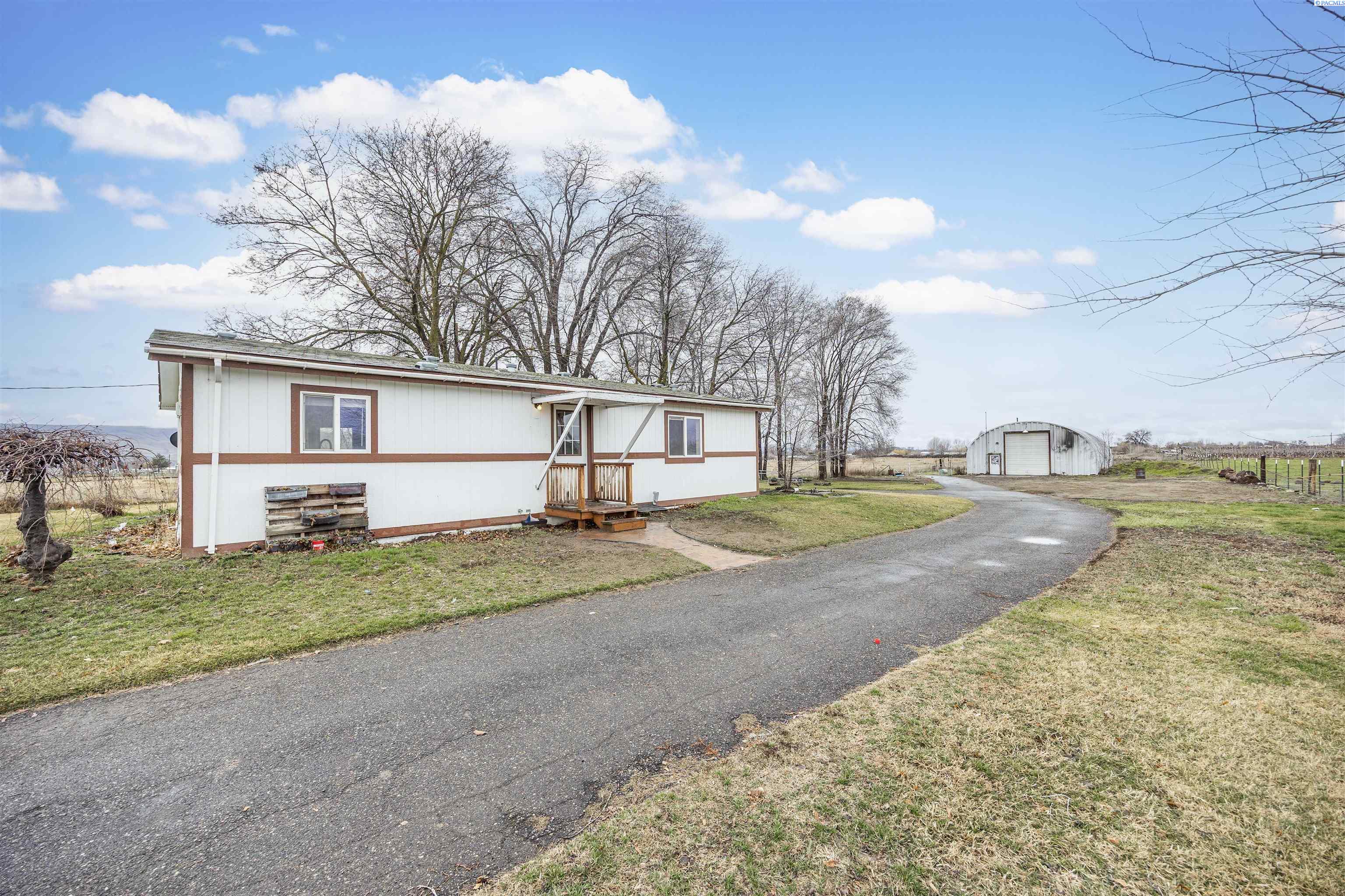 7702 Griffin Rd, Prosser, WA 99350