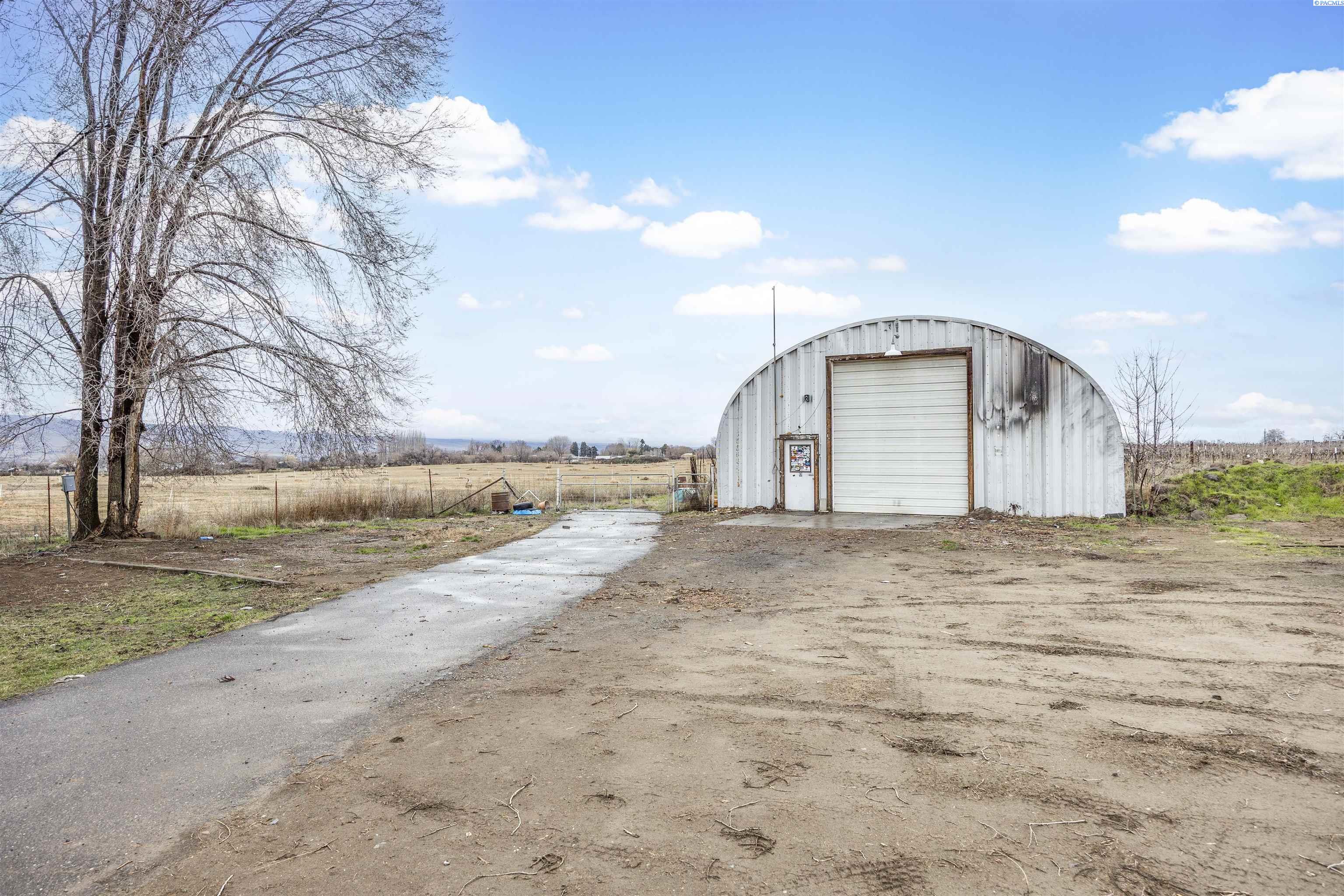 7702 Griffin Rd, Prosser, WA 99350