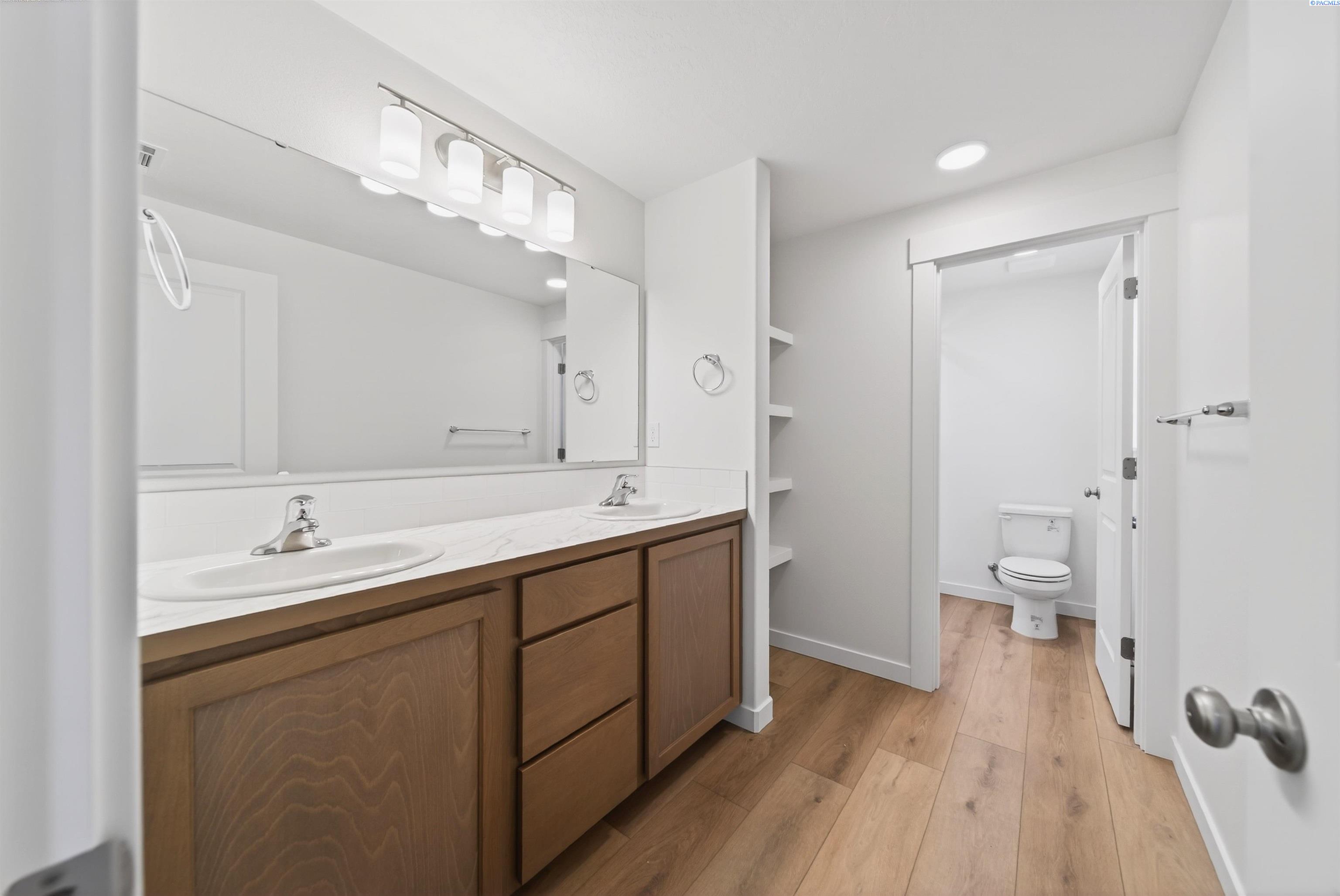 Homes for sale in Grandview, WA | 135 Bitters Lp, Grandview, WA 98930 | MLS# 288665