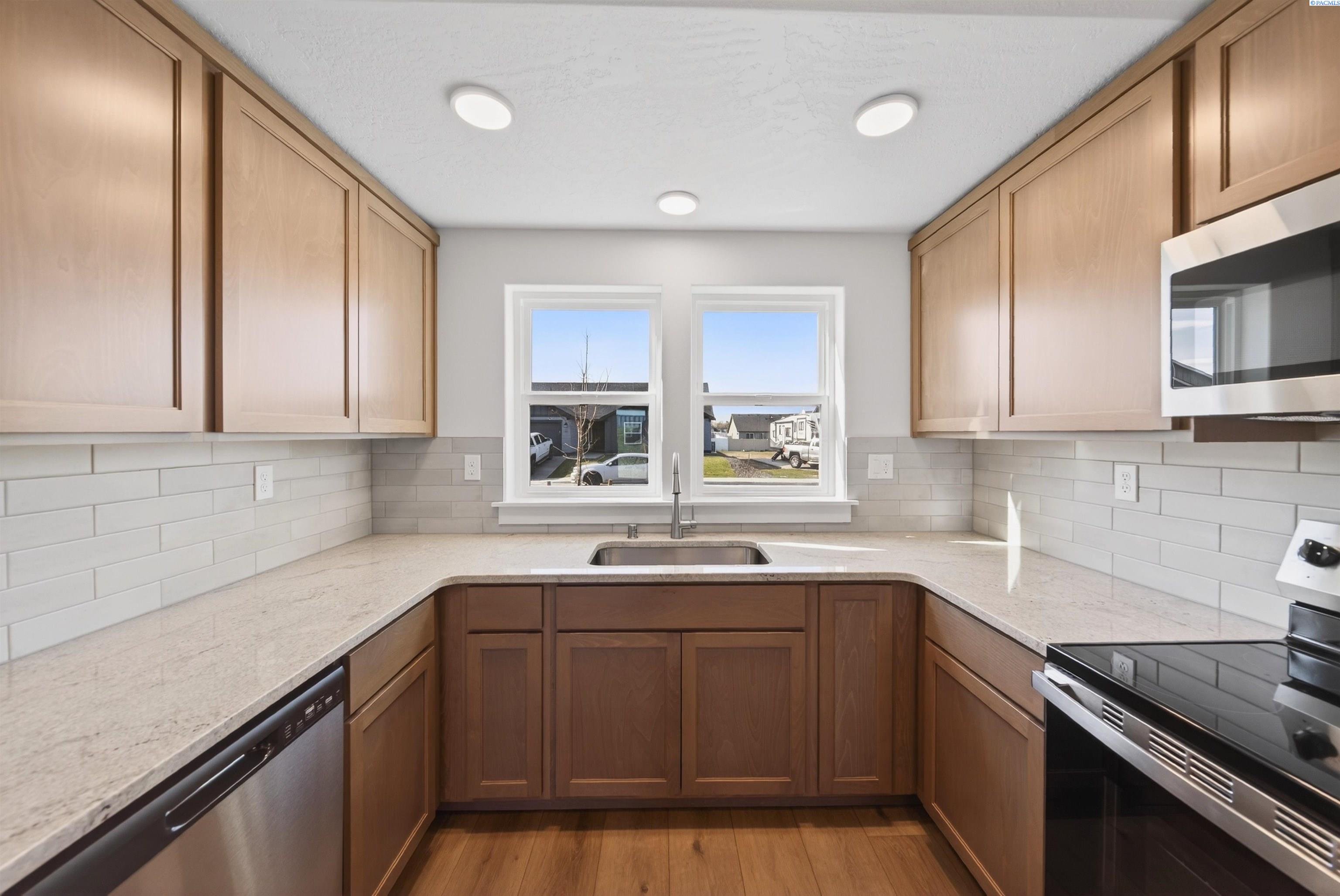 Homes for sale in Grandview, WA | 135 Bitters Lp, Grandview, WA 98930 | MLS# 288665