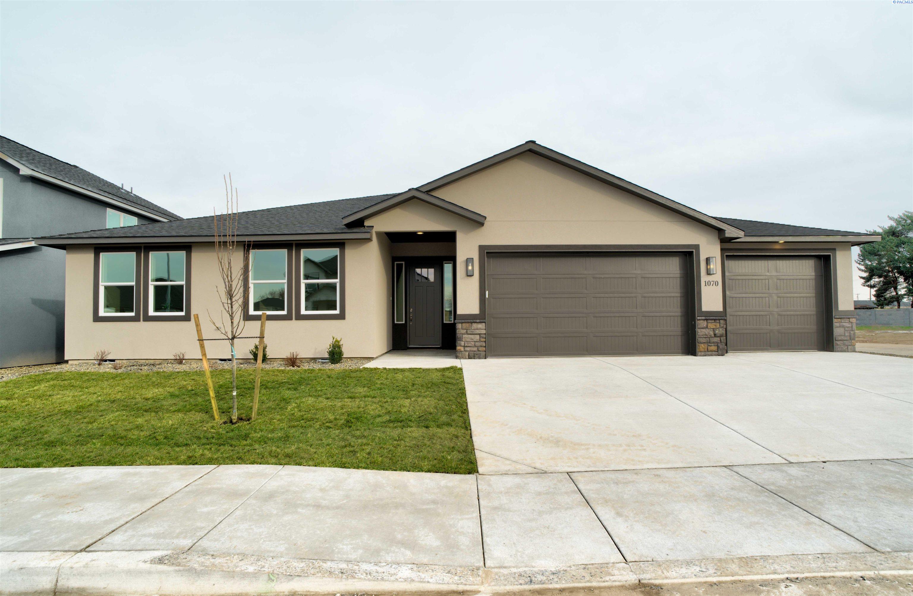 1070 N Grant Pl, Kennewick, WA 99336
