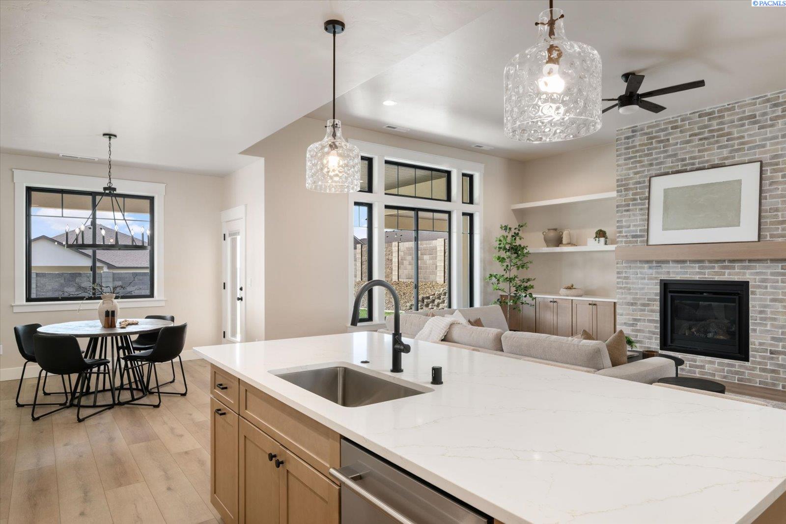 2379 Upriver Ave, Richland, WA 99352