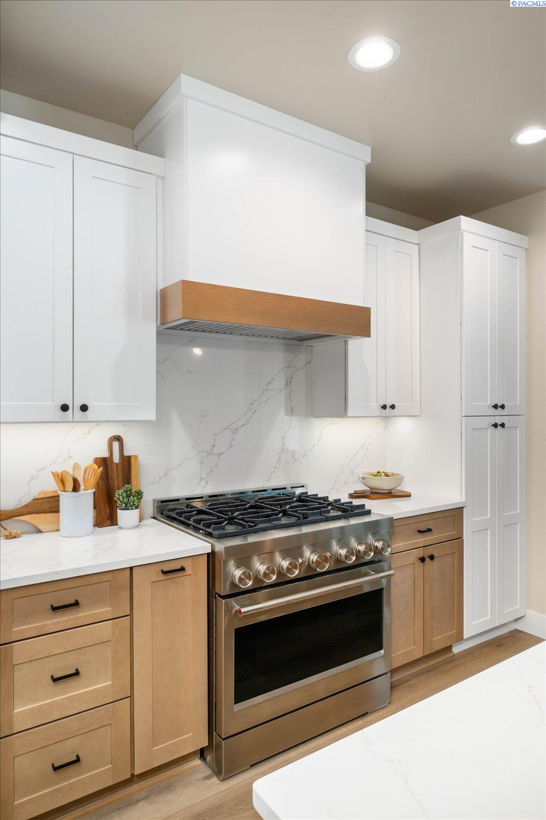 2379 Upriver Ave, Richland, WA 99352