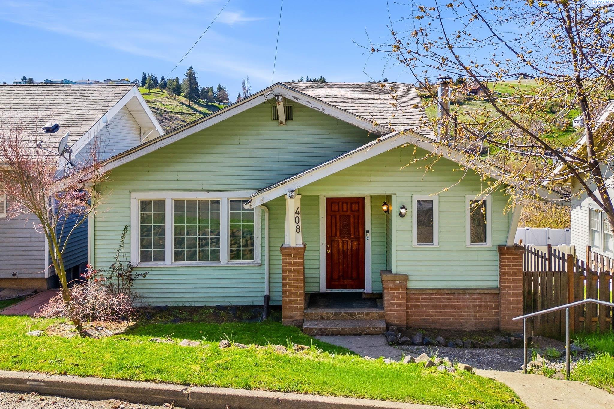 408 S Mill St, Colfax WA 99111