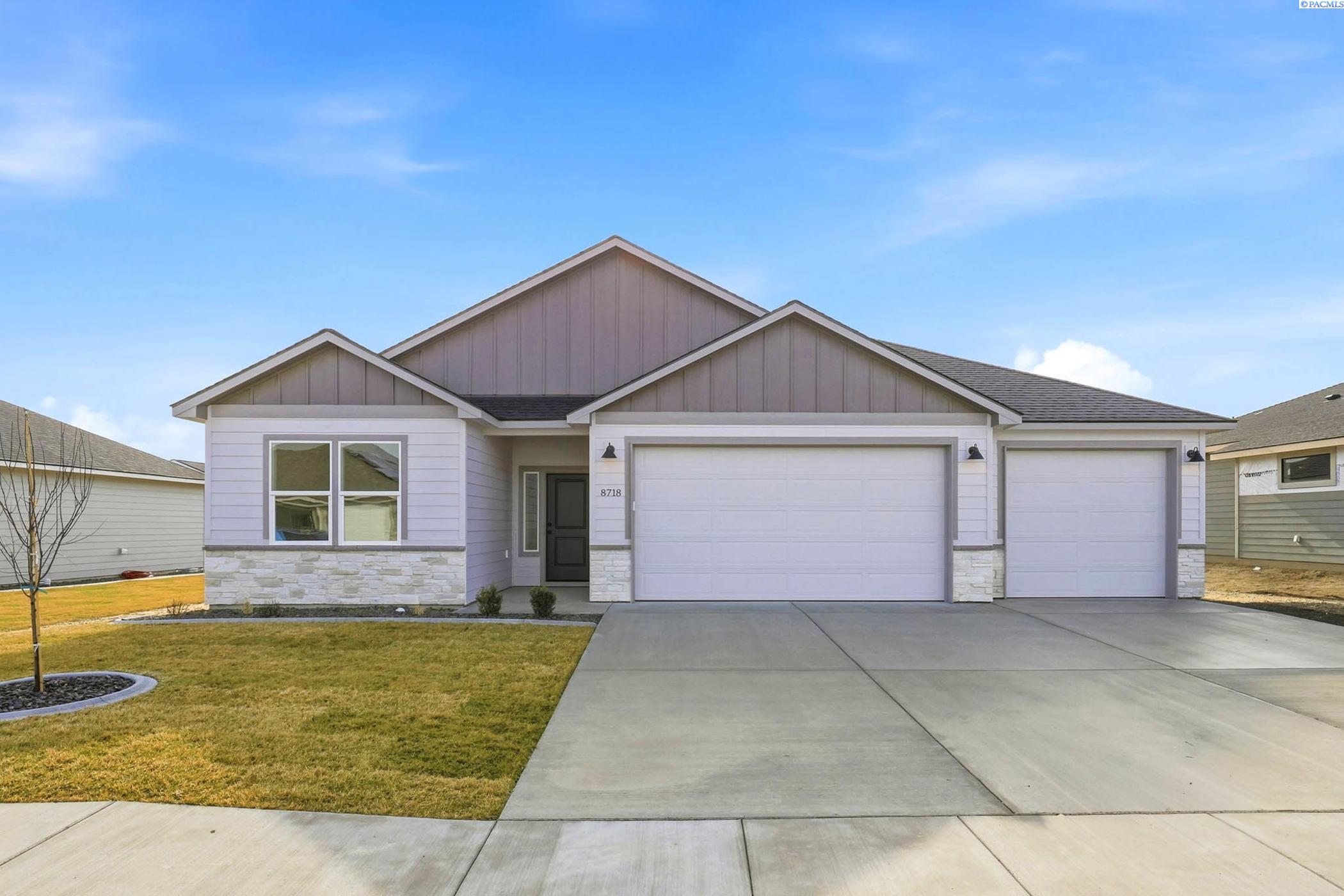 8718 Dusty Maiden Dr, Pasco, WA 99301