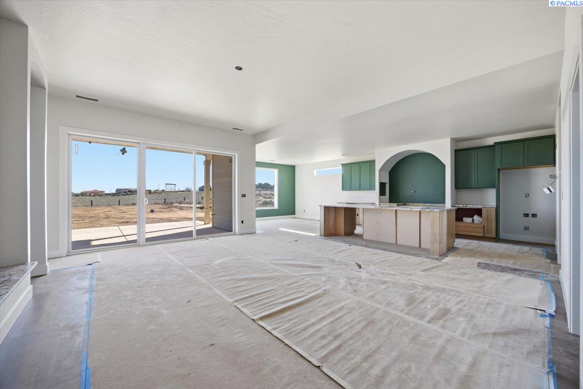 29183 Mammoth Dr, Kennewick, WA 99338