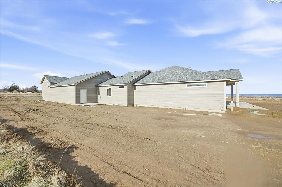 29183 Mammoth Dr, Kennewick, WA 99338