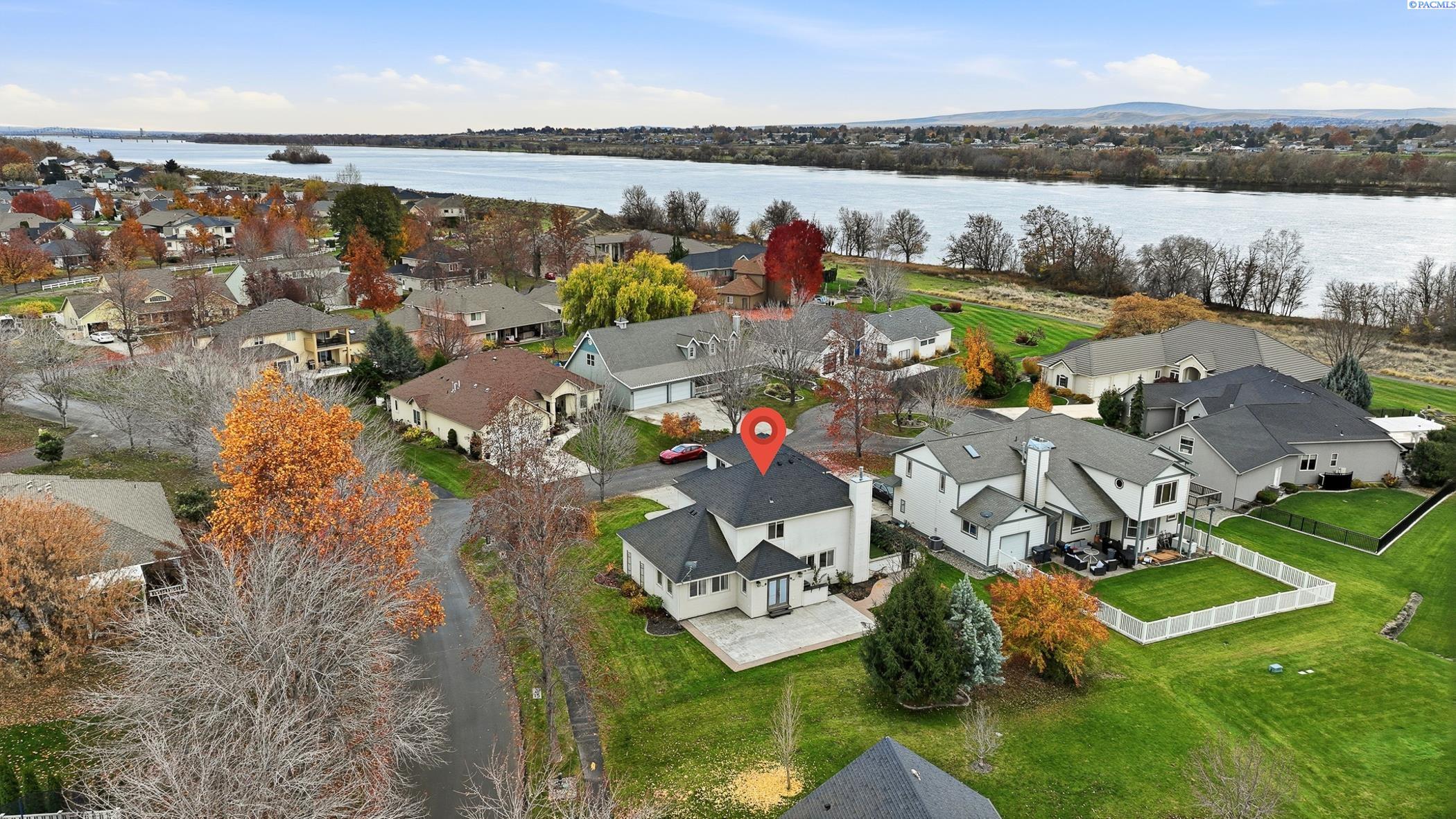 7 Buttercup Ct, Pasco, WA 99301