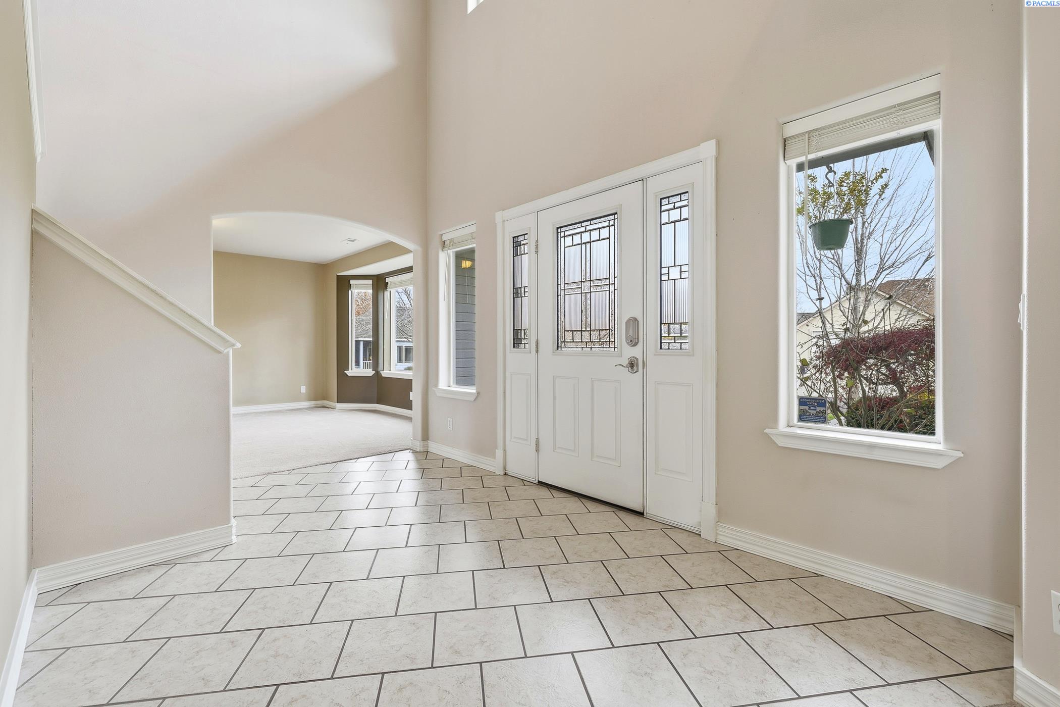 7 Buttercup Ct, Pasco, WA 99301