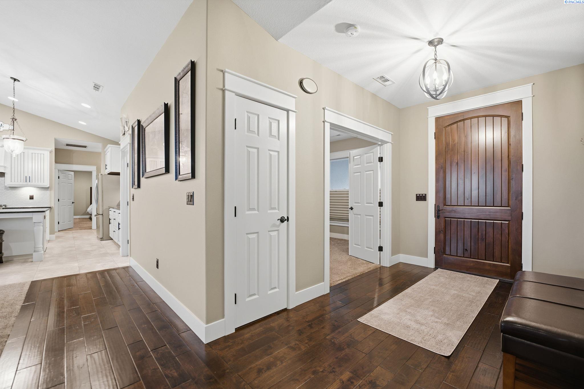 6603 Whetstone Dr, Pasco, WA 99301