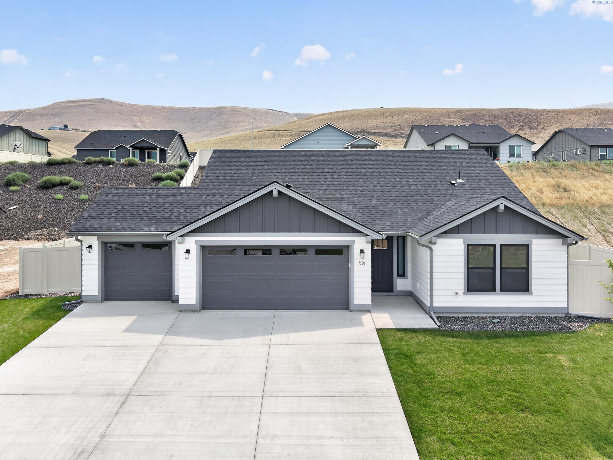 1624 Kelandren Dr, Prosser, WA 99350