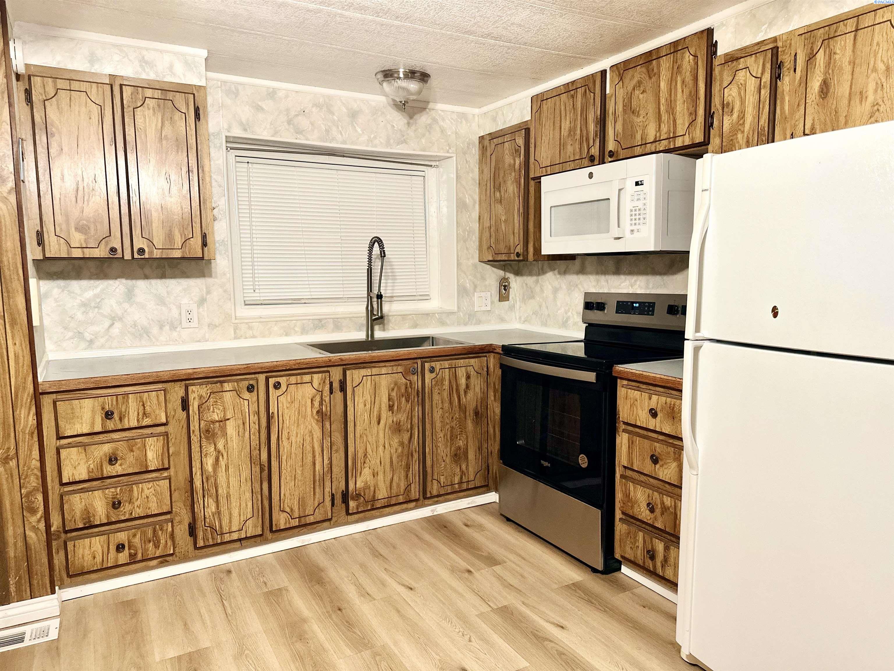 7901 W Clearwater Ave #162a #162a, Kennewick, WA 99336-851