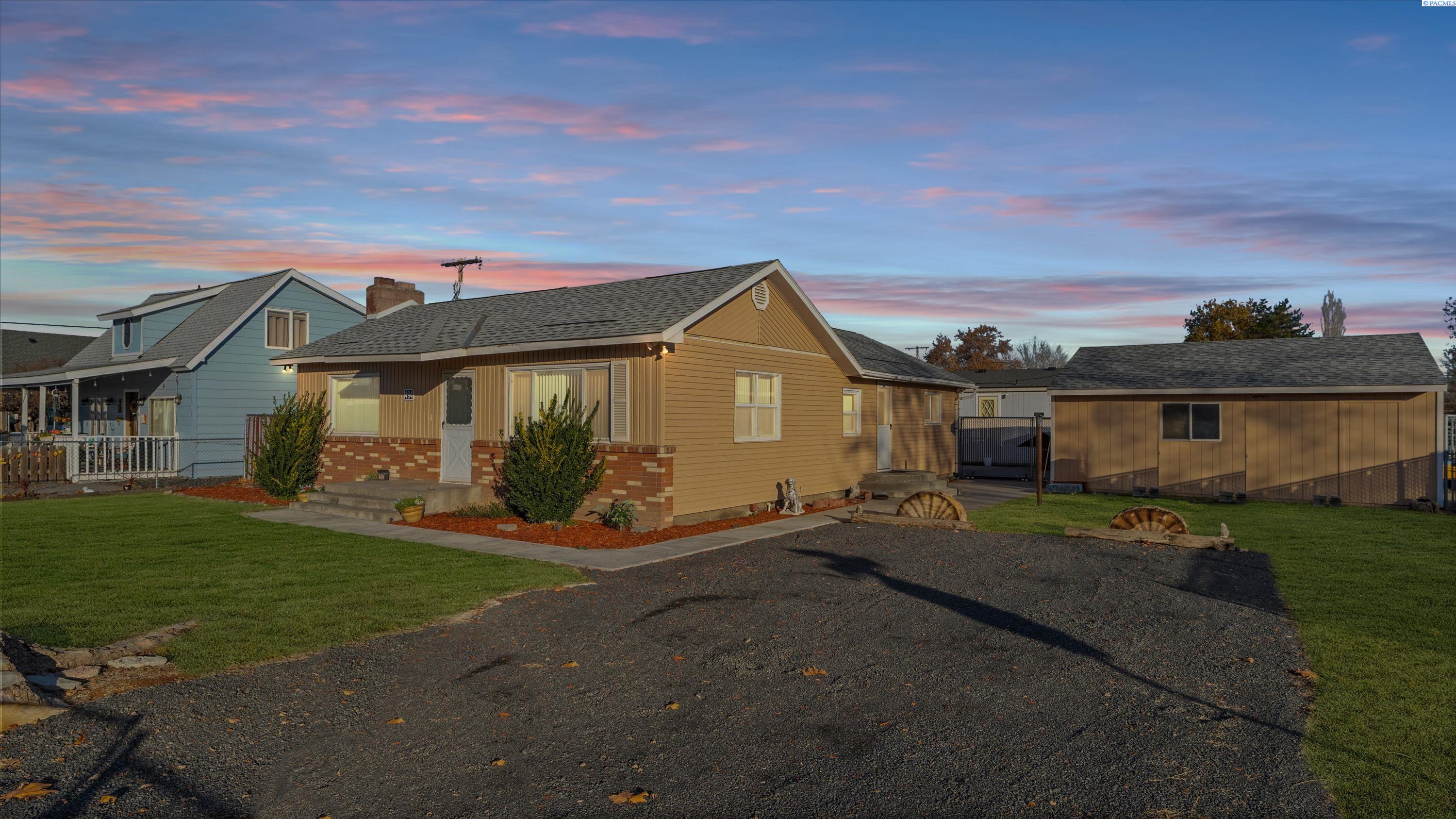 494 38th Ave, West Richland, WA 99353