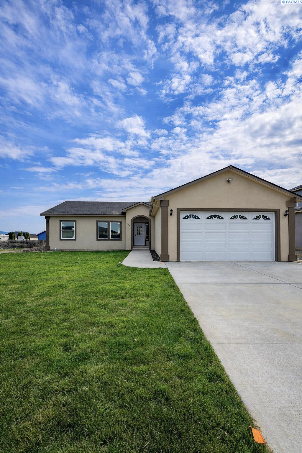 304 Victoria St, Sunnyside, WA 98944