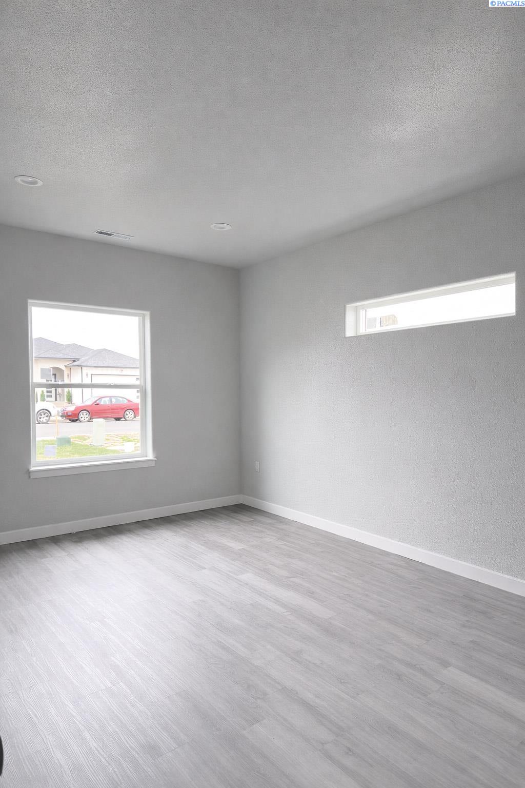 304 Victoria St, Sunnyside, WA 98944