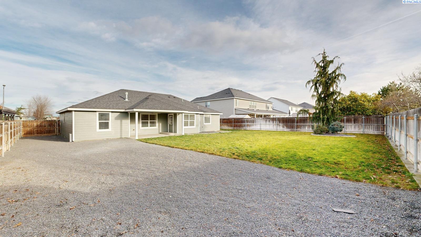 4816 Bilbao Dr, Pasco, WA 99301