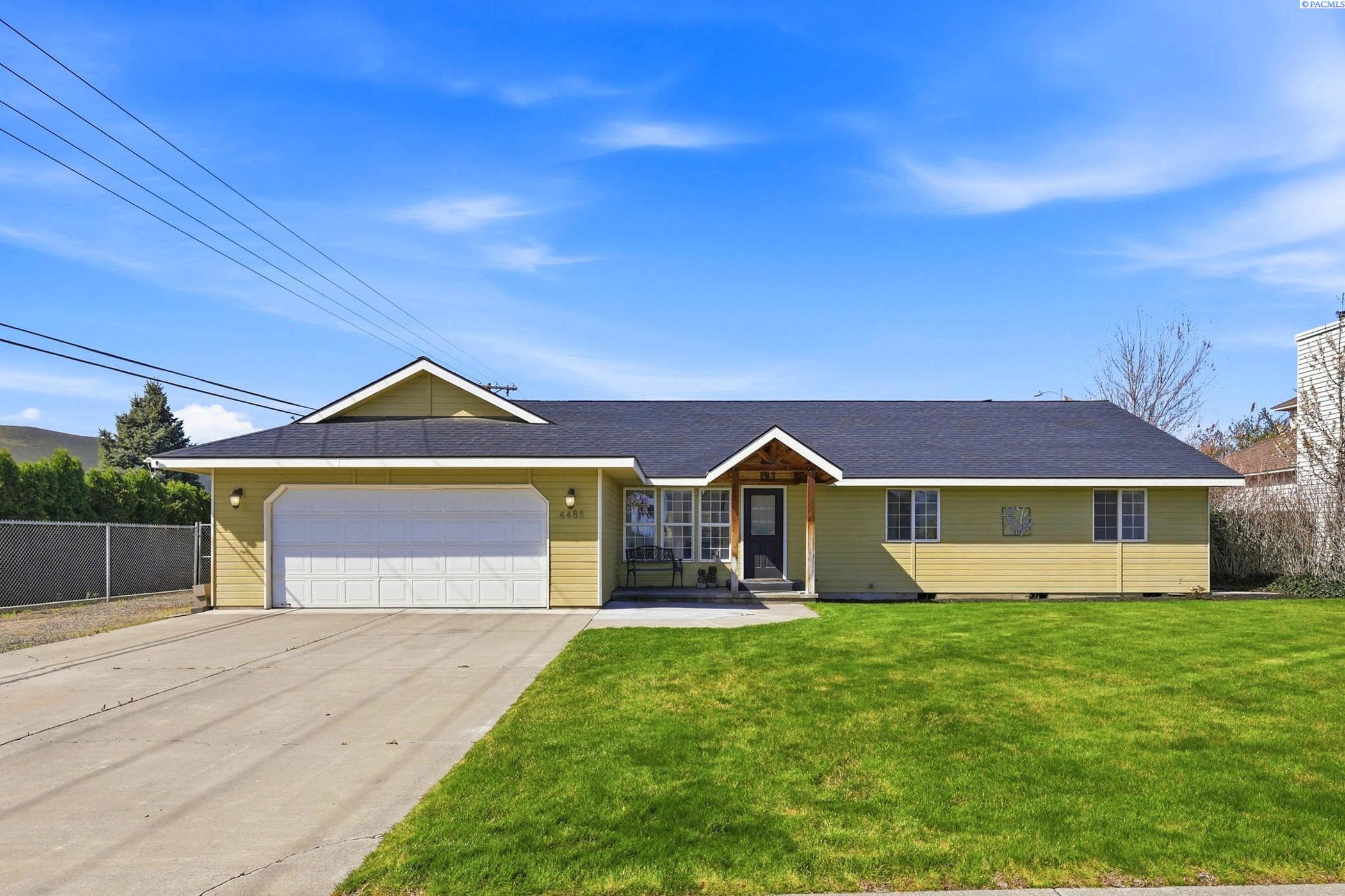 4485 Northlake Dr, West Richland, WA 99353