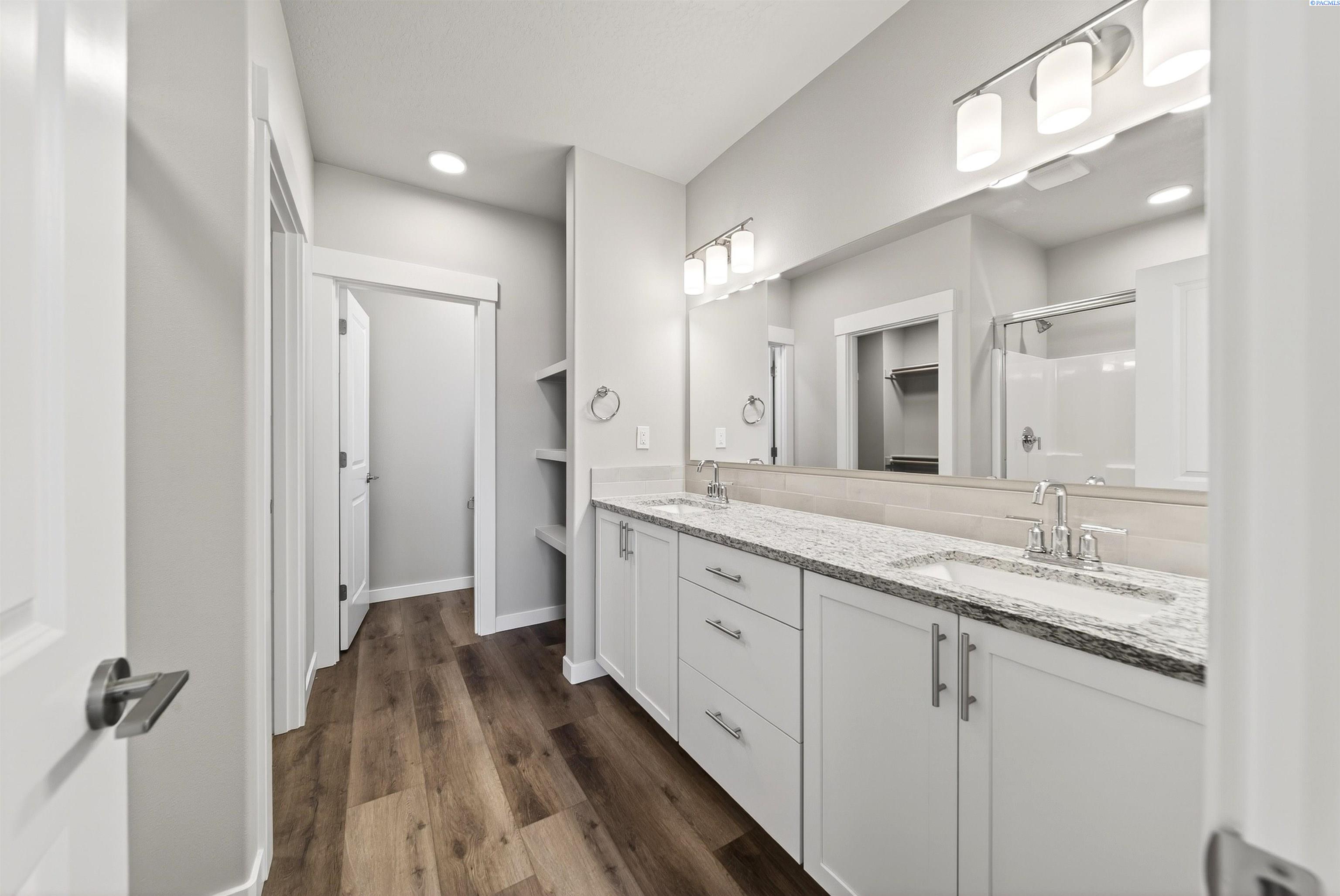 7250 24th Ave, Kennewick, WA 99338
