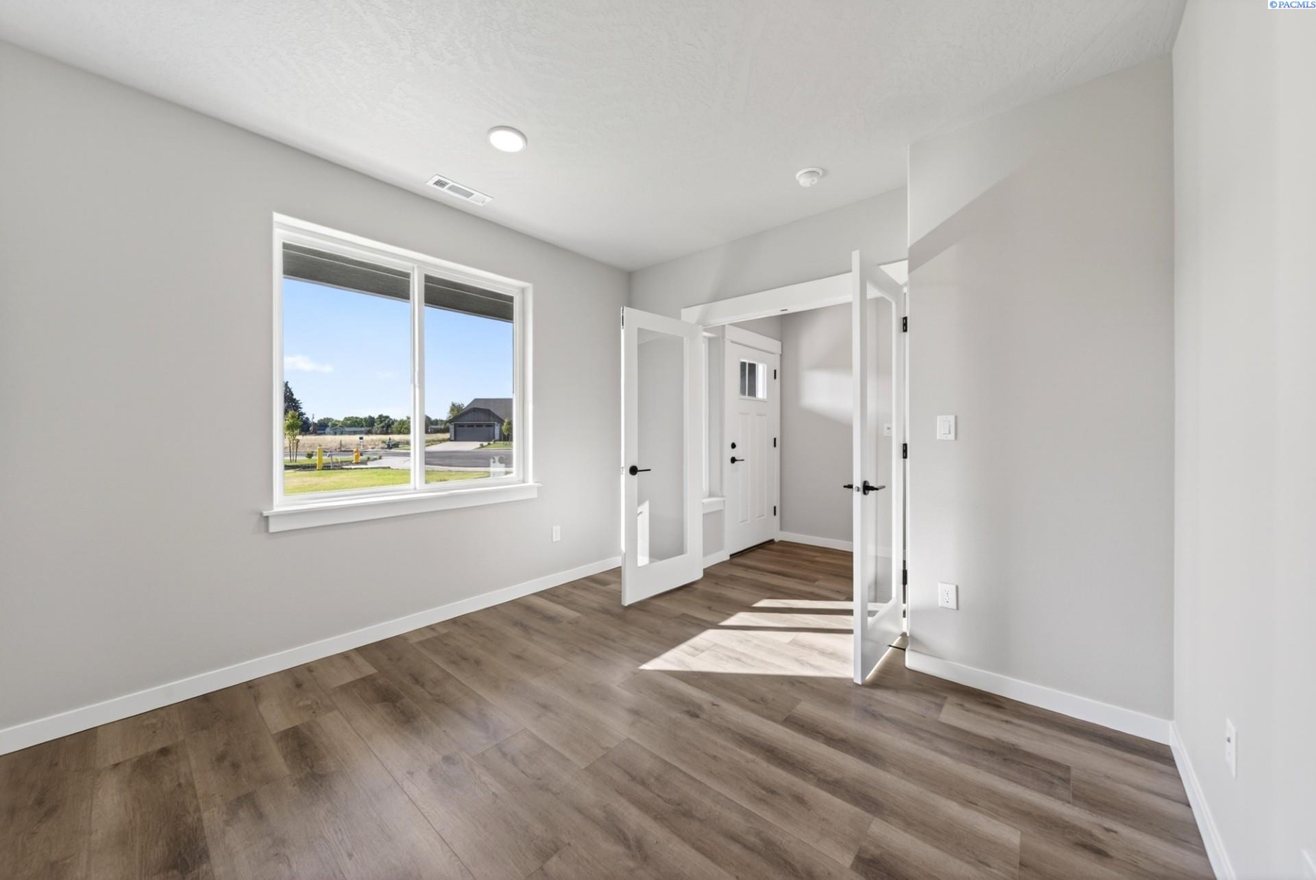 2722 Alvarado Ct, Pasco, WA 99301