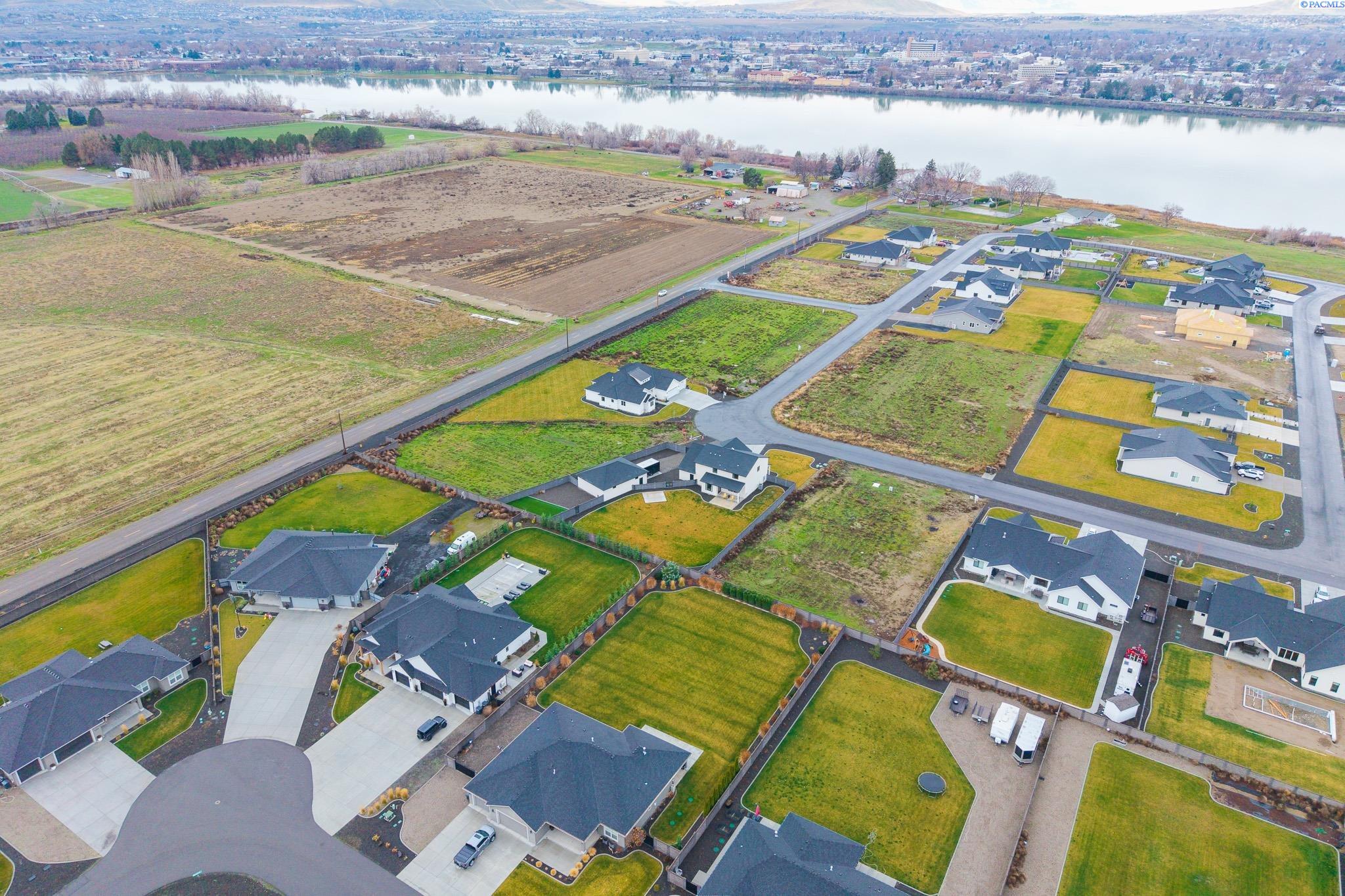 6501 Lazy B Dr, Pasco, WA 99301