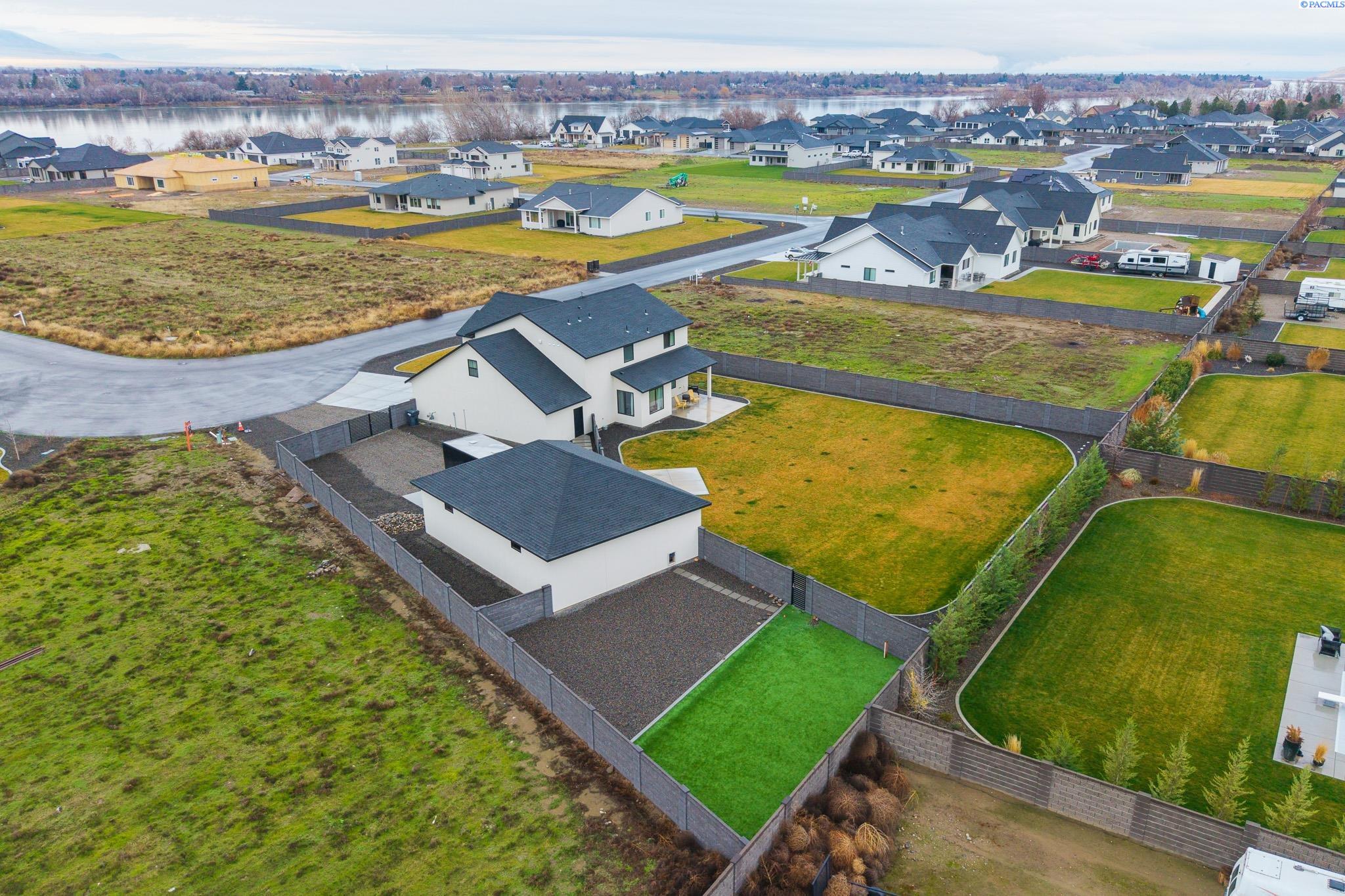 6501 Lazy B Dr, Pasco, WA 99301