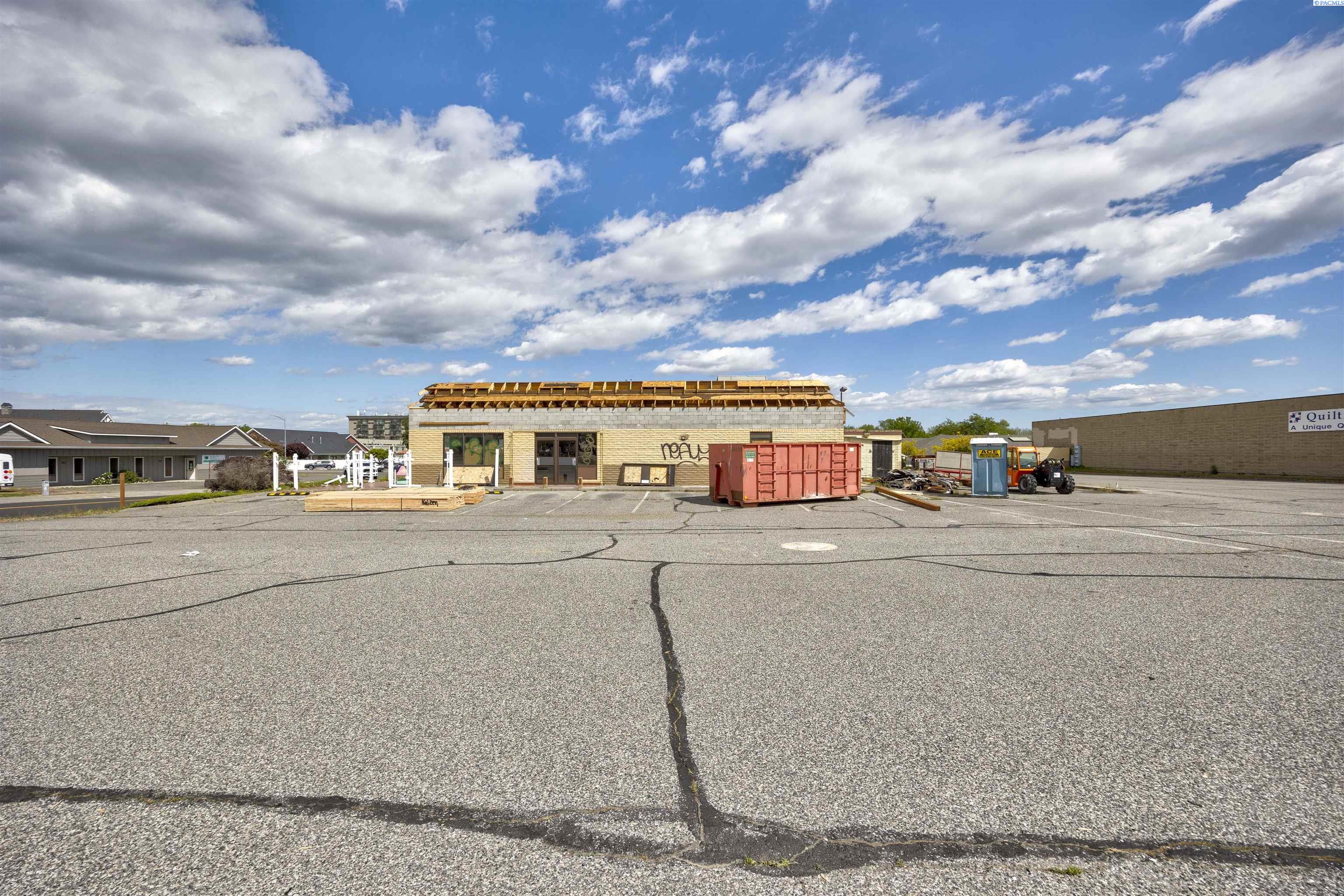 325 Torbett St, Richland, WA 99354