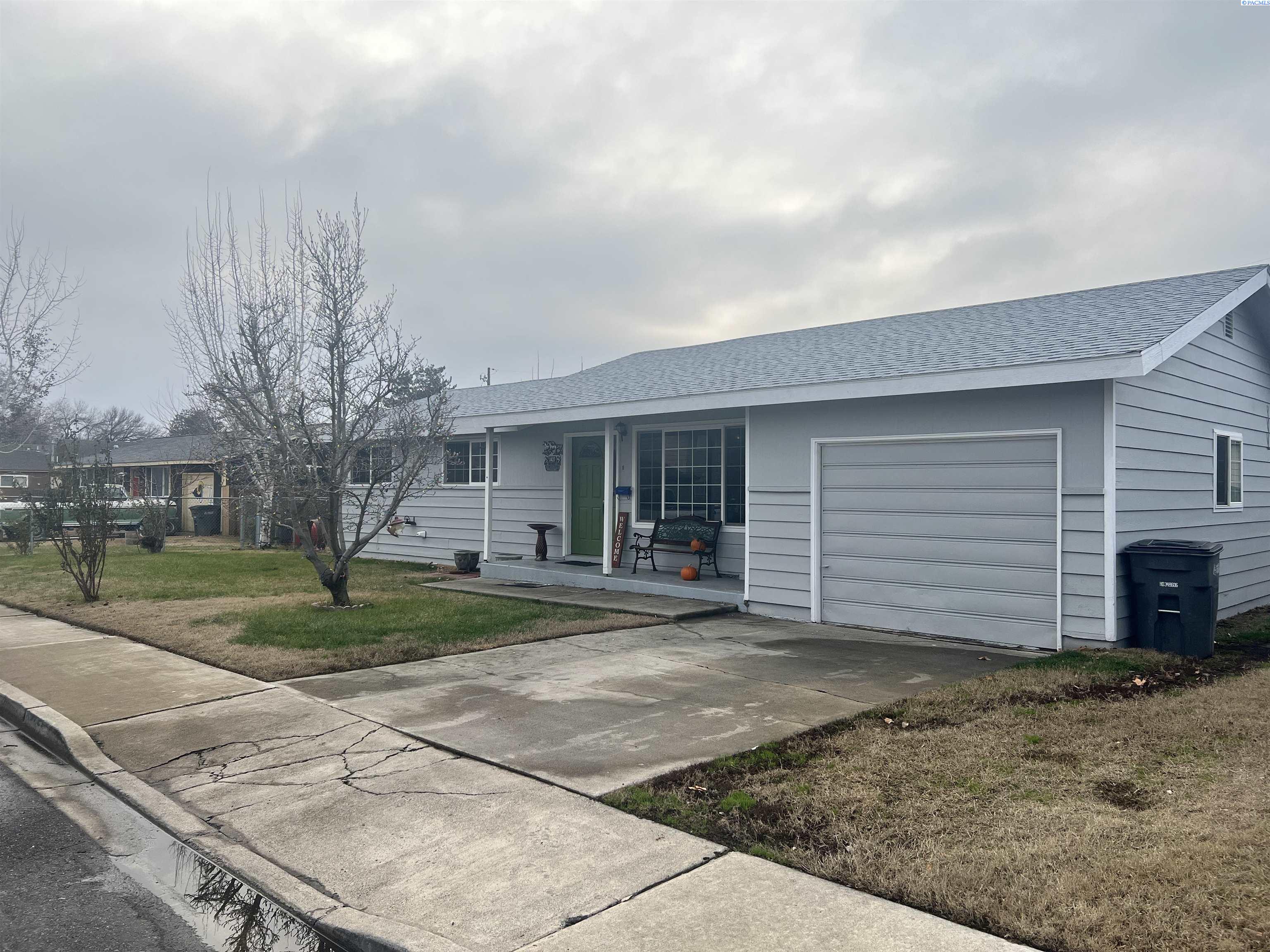 Homes for sale in Sunnyside, WA | 1427 S 7th St, Sunnyside, WA 98944 | MLS# 289565