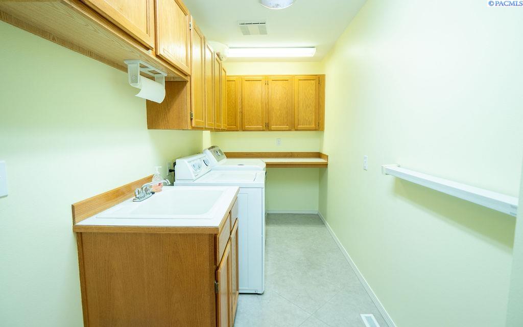 3400 Huntington Loop, Kennewick, WA 99337