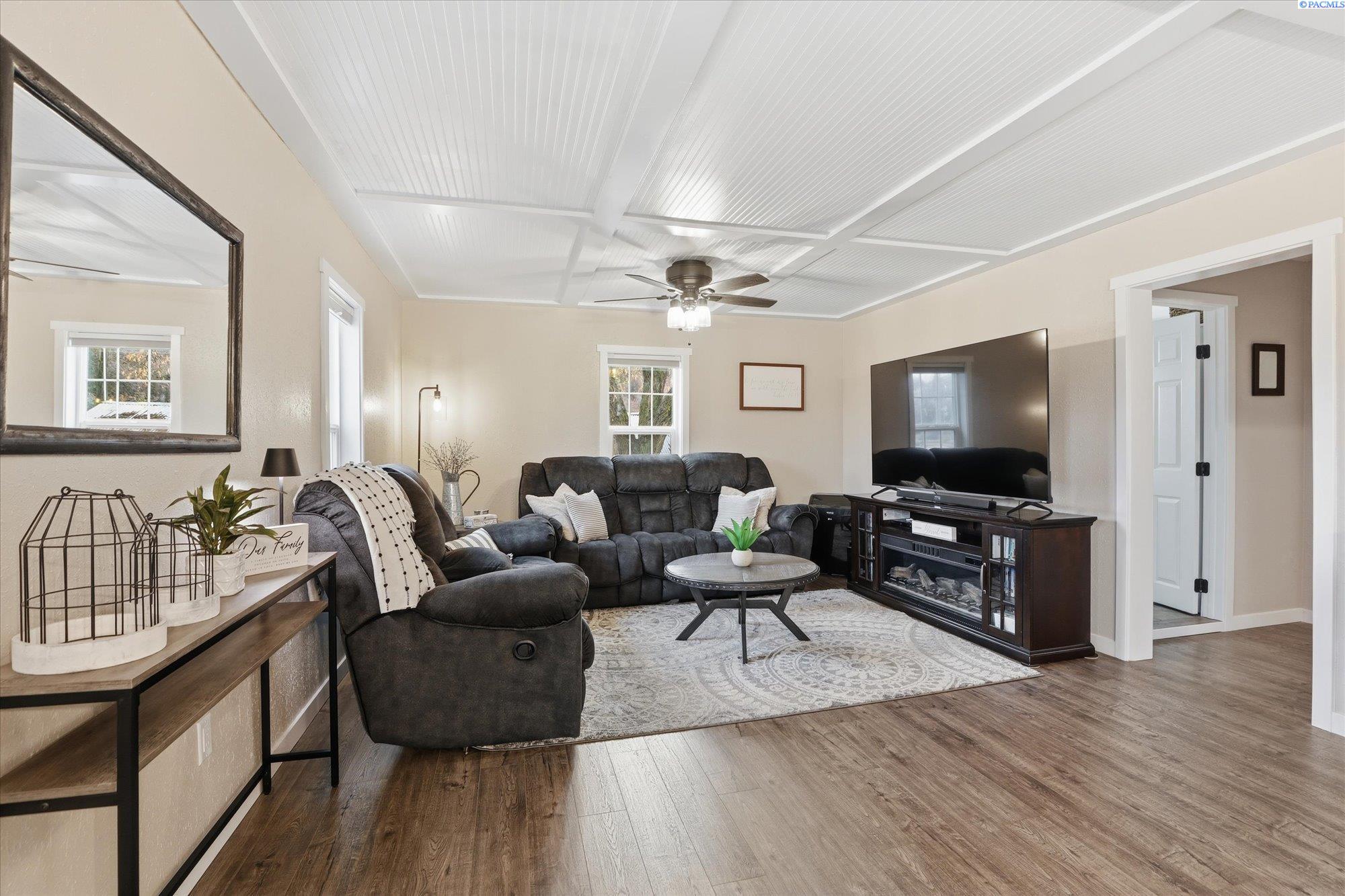 Homes for sale in Colfax, WA | 4001 N Palouse, Colfax, WA 99111 | MLS# 289656