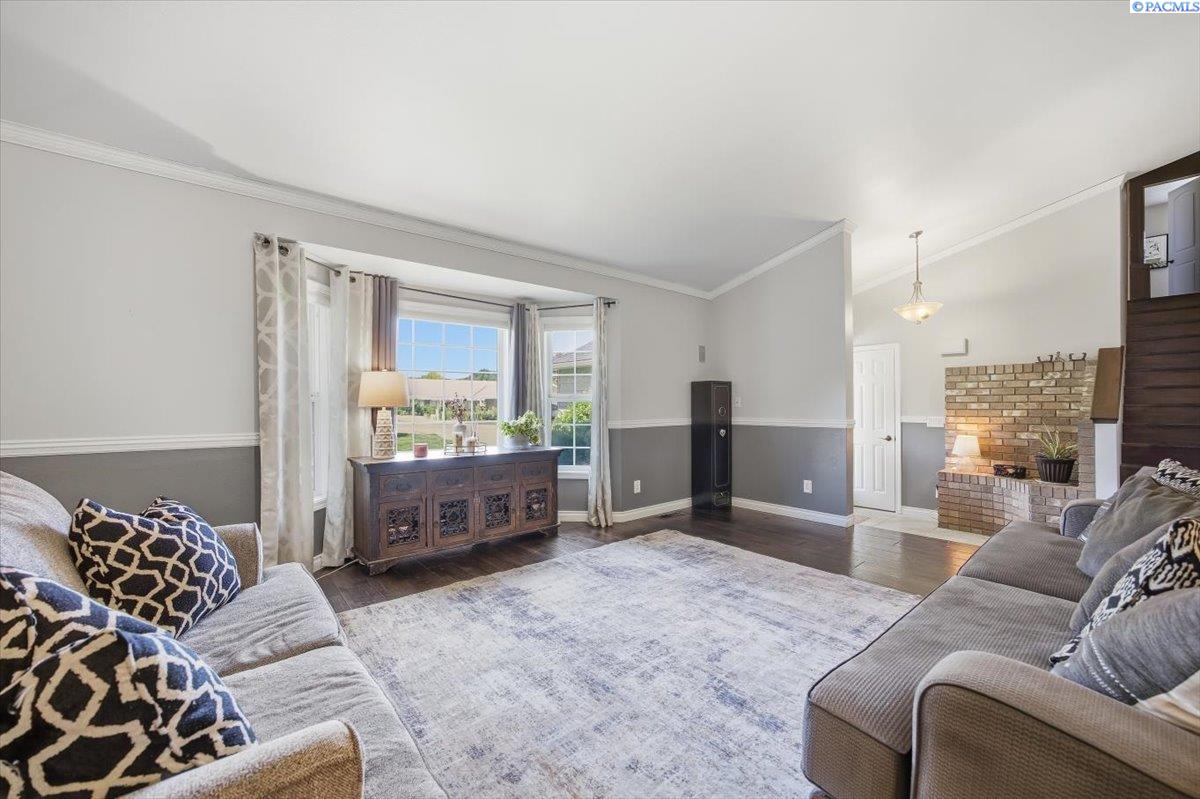 3024 Charity Ct, Kennewick, WA 99338