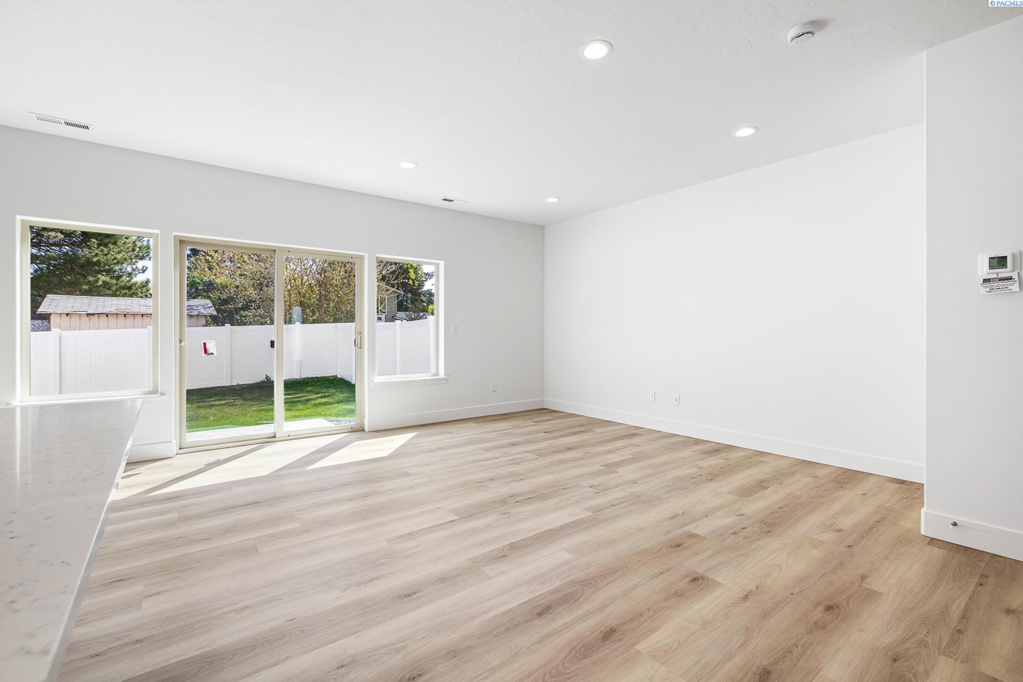1163 S Underwood Pl, Kennewick, WA 99337