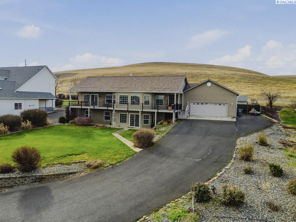 3824 Pleasant View Dr, Clarkston WA 99403