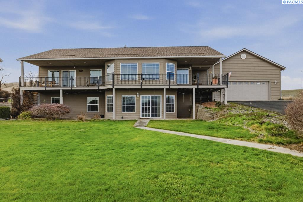 3824 Pleasant View Dr, Clarkston WA 99403