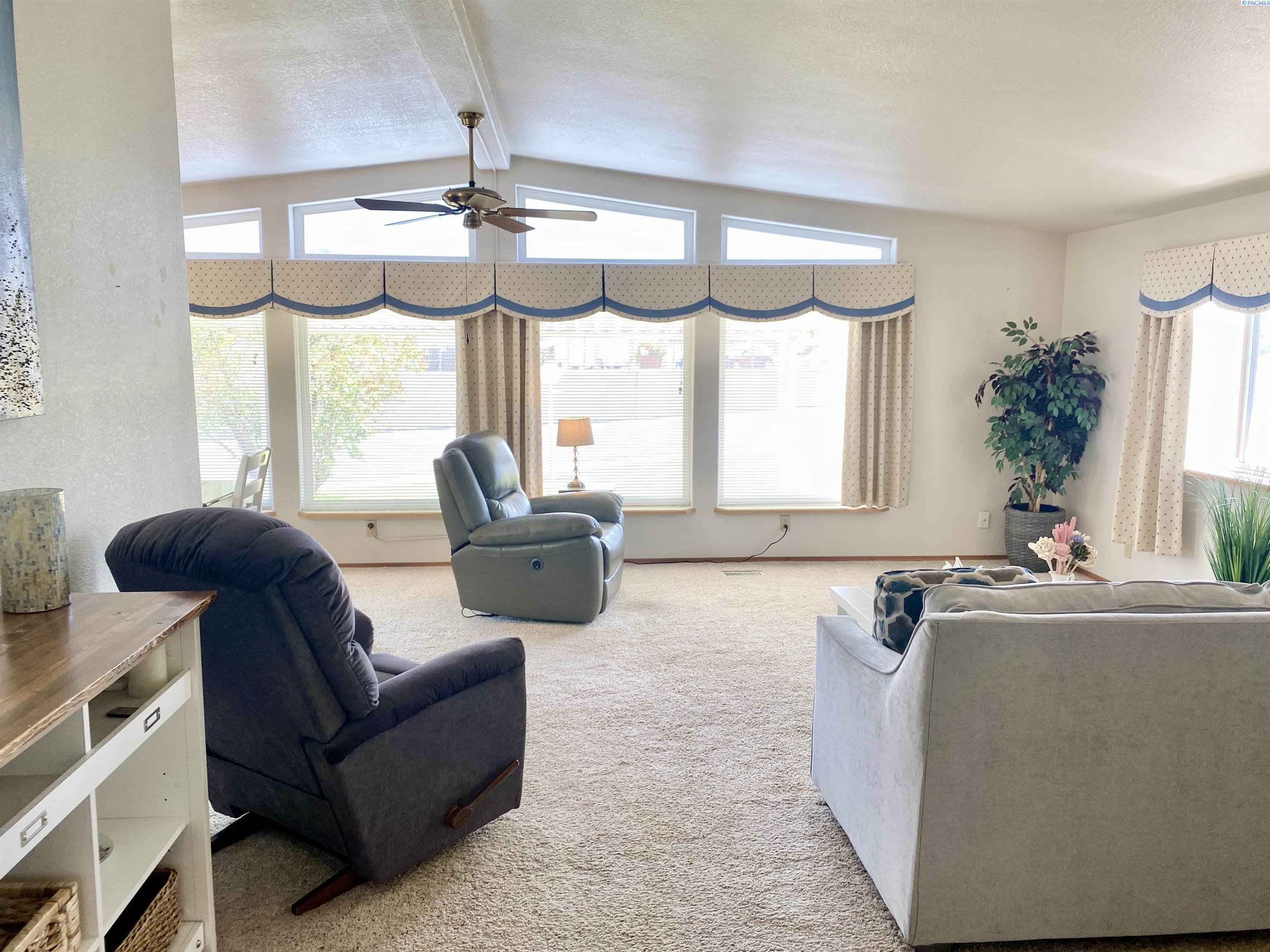 312 S Columbia Center Blvd Unit 74 #74, Kennewick, WA 99336