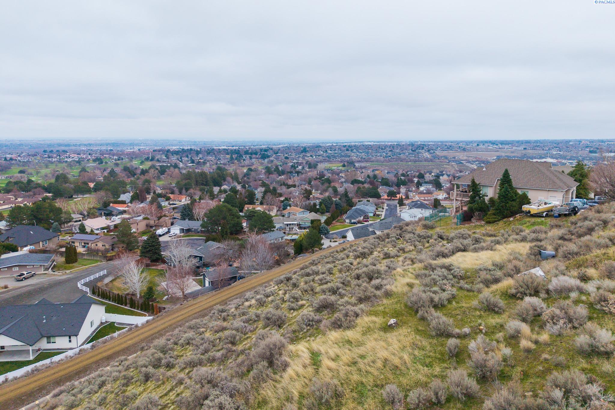 200 Meadow Hills Dr, Richland, WA 99352