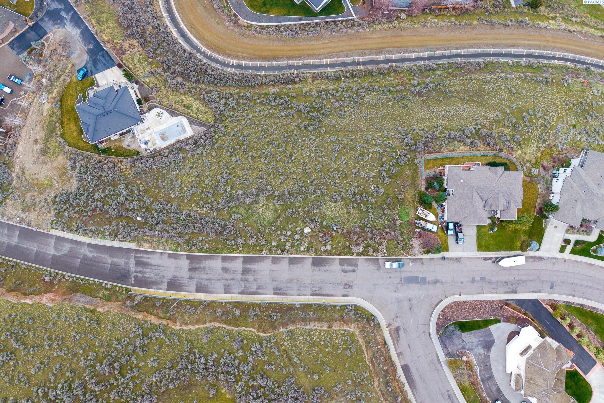 182 Meadow Hills Dr, Richland, WA 99352