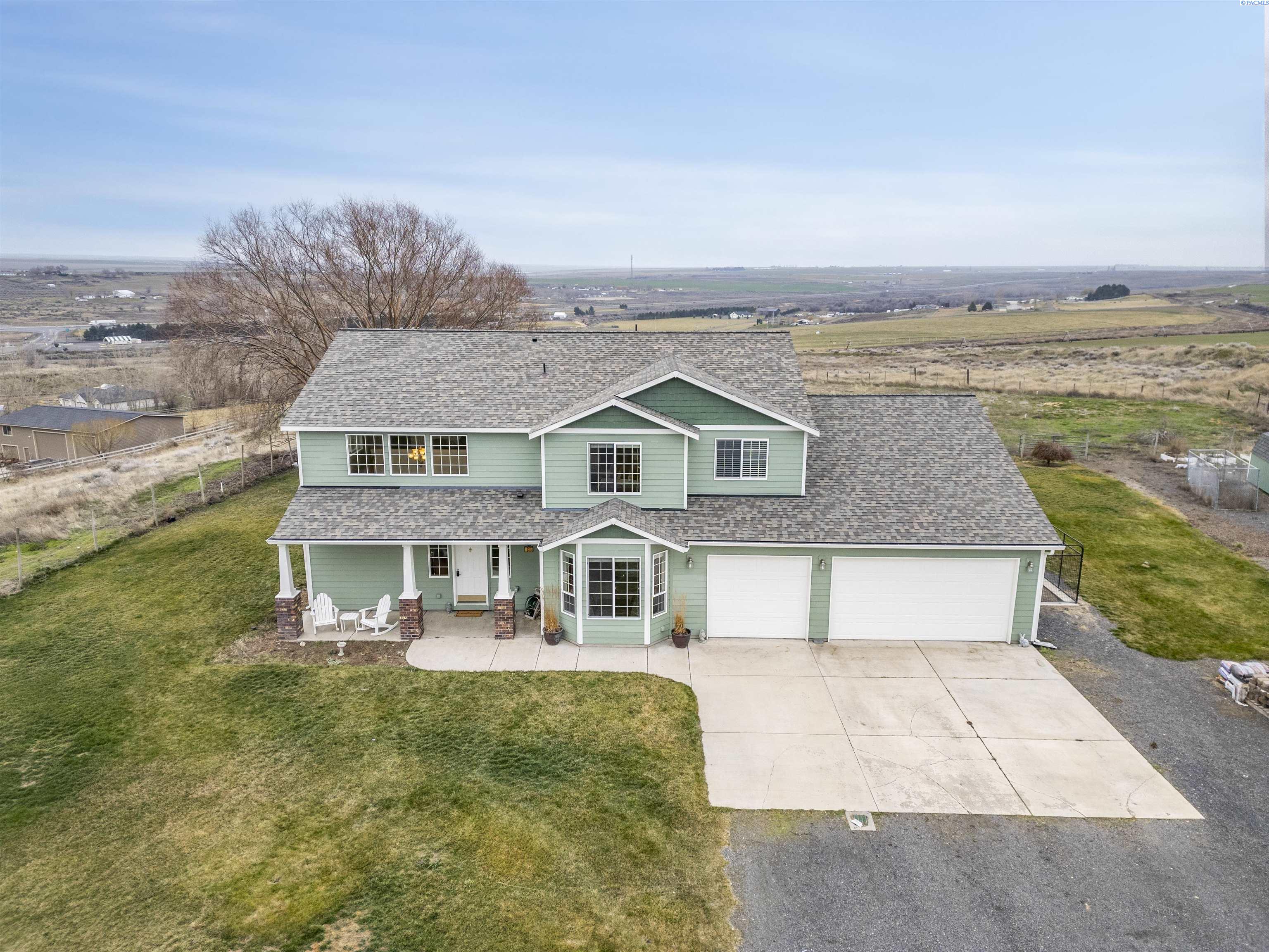 301 Summit Loop, Eltopia, WA 99330