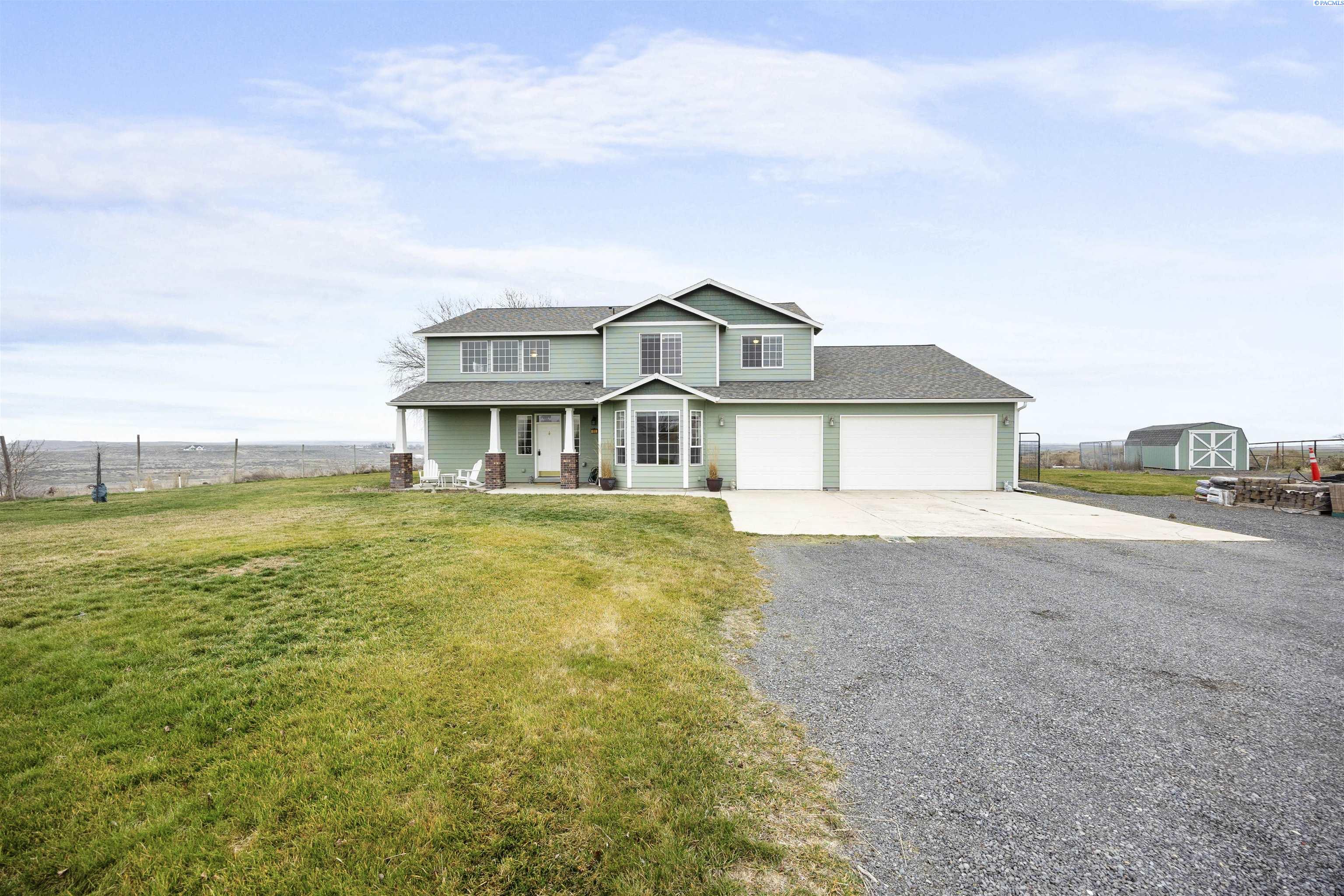 301 Summit Loop, Eltopia, WA 99330