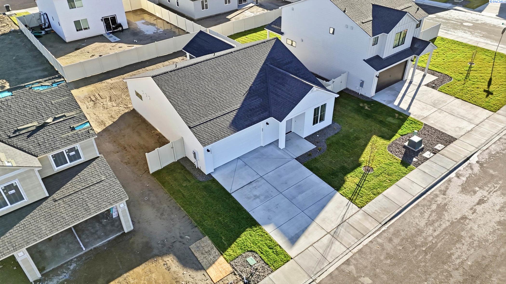 1202 18th St, Benton City, WA 99320