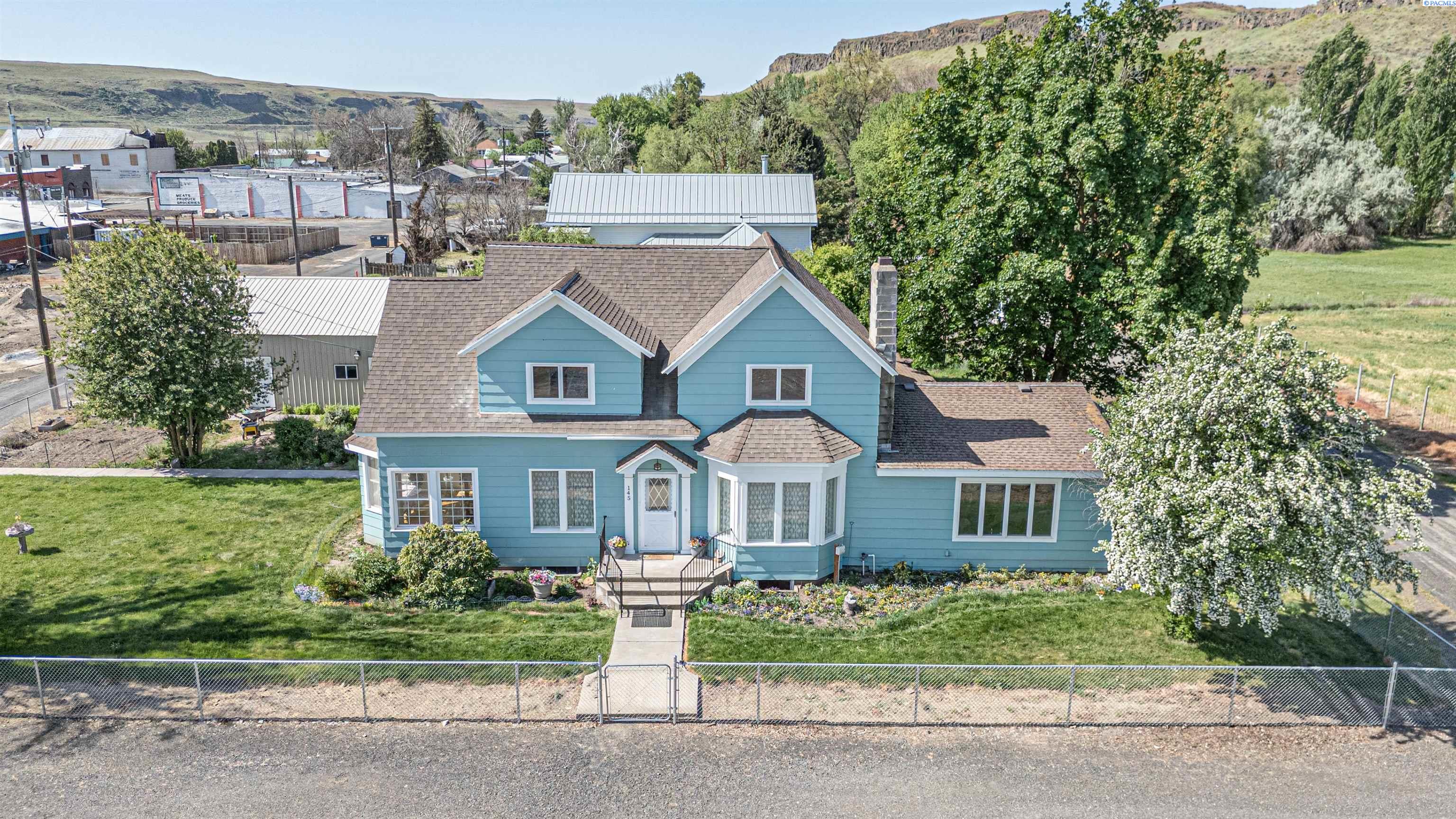 145 W Cooper St, Washtucna WA 99371